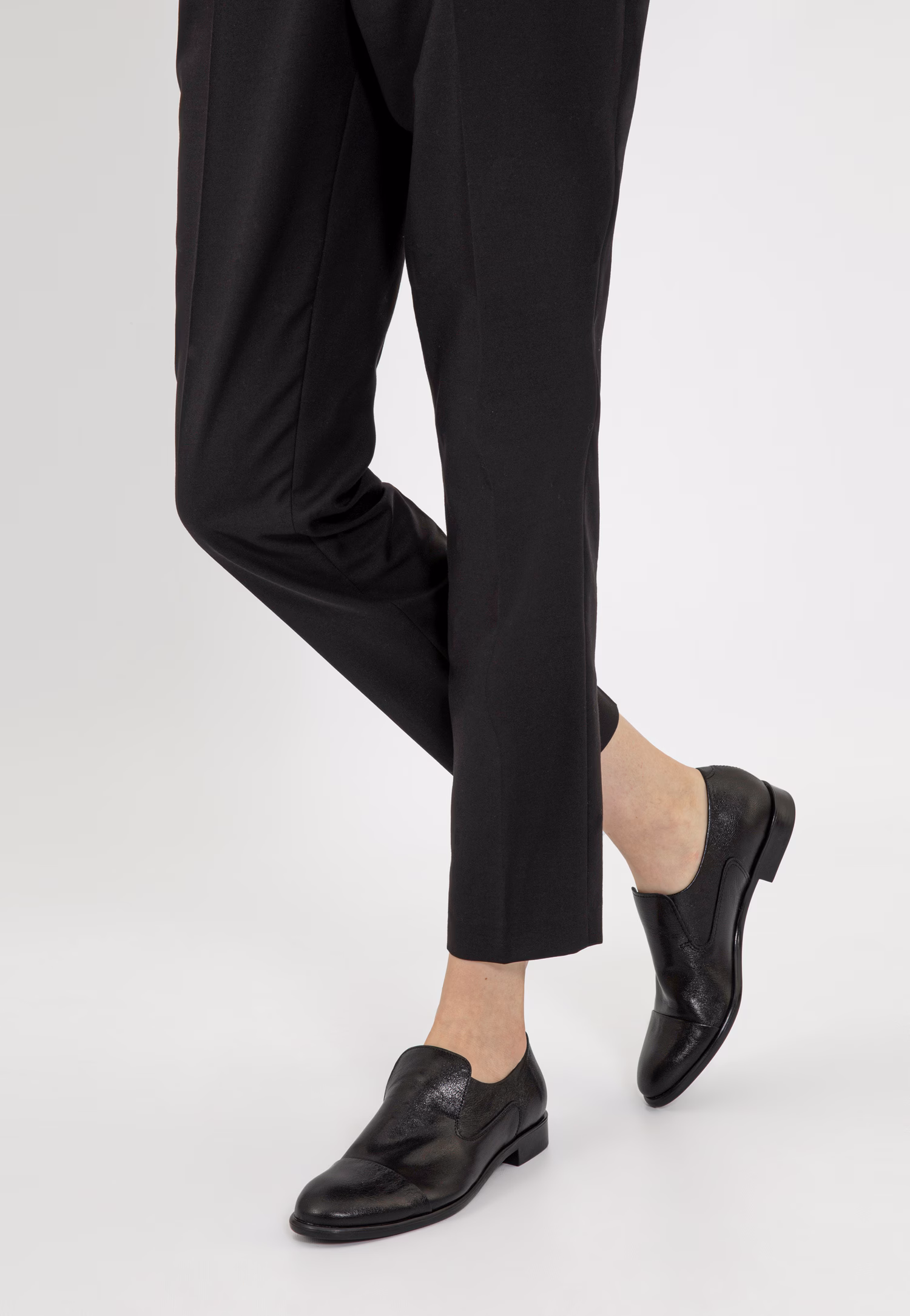 Czarne loafersy damskie ze skóry licowej