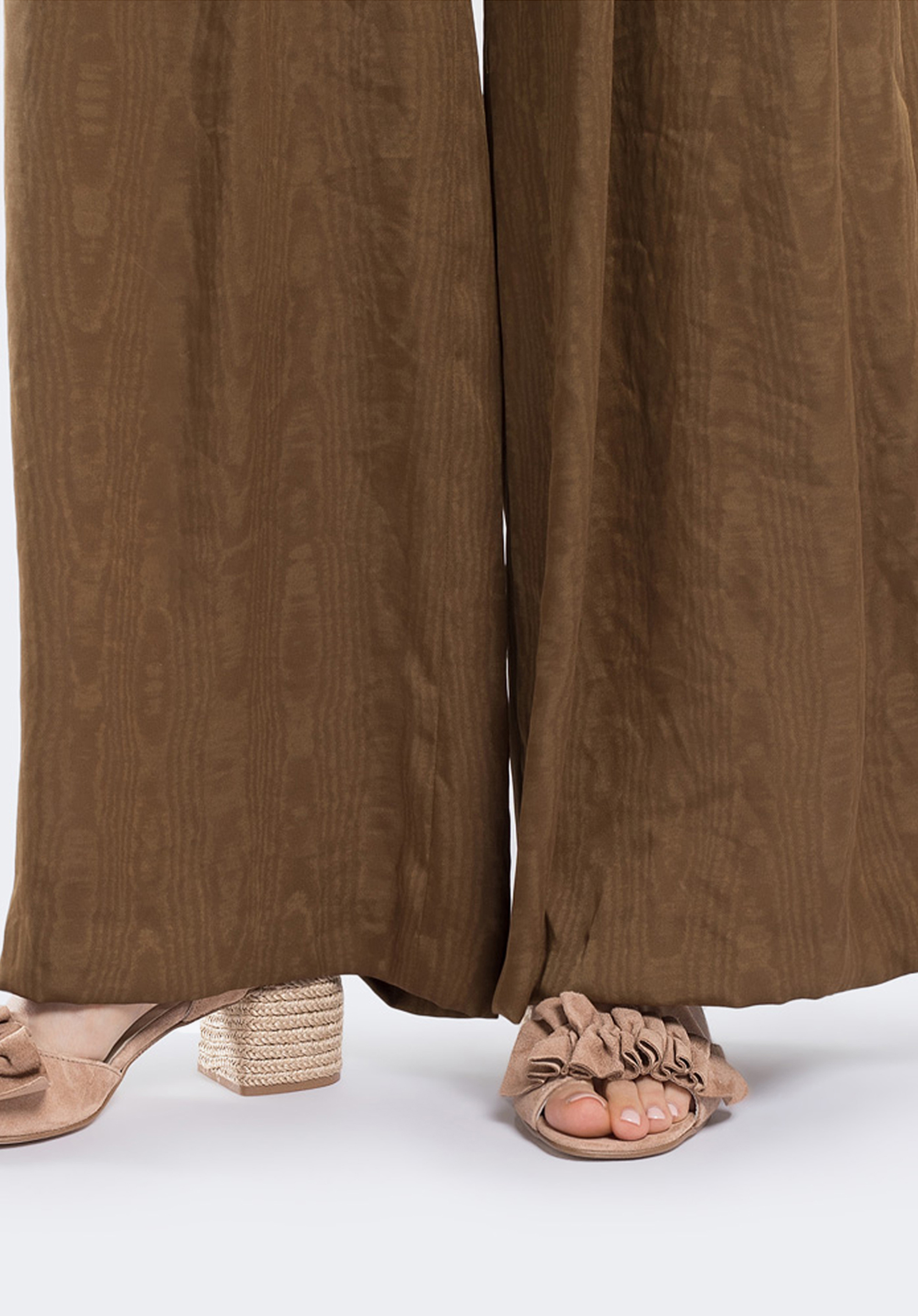 Damskie sandały zamszowe z marszczeniem