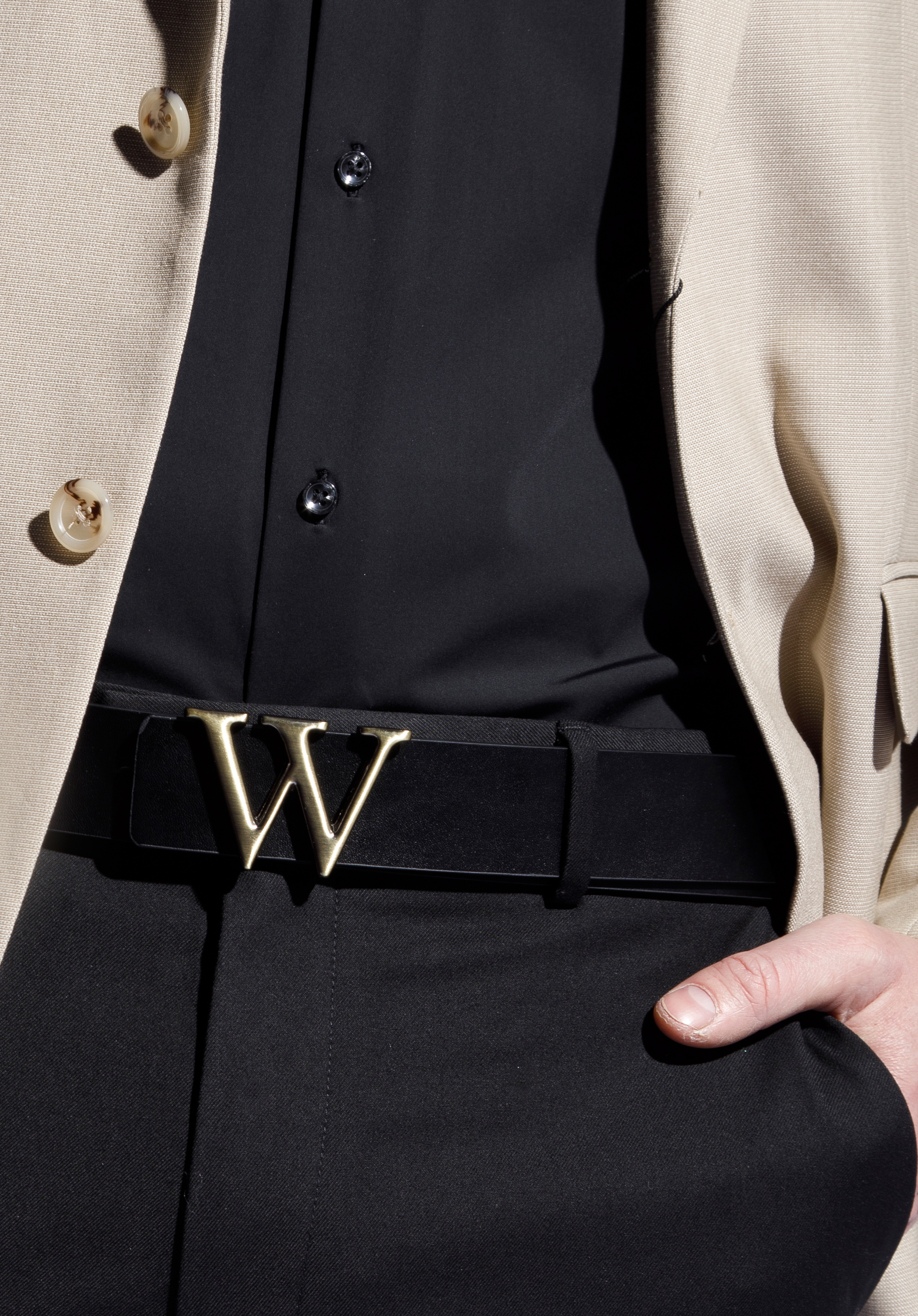 Męski pasek skórzany dwustronny z literą „W”