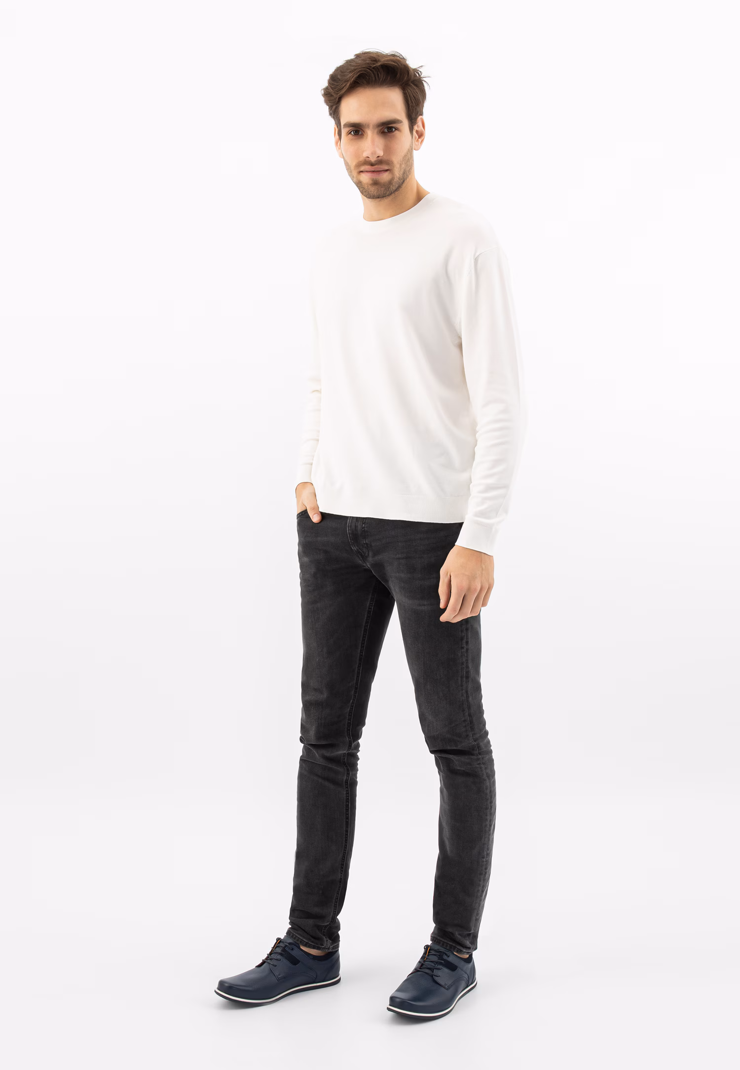 Czarne sneakersy męskie na płaskiej podeszwie