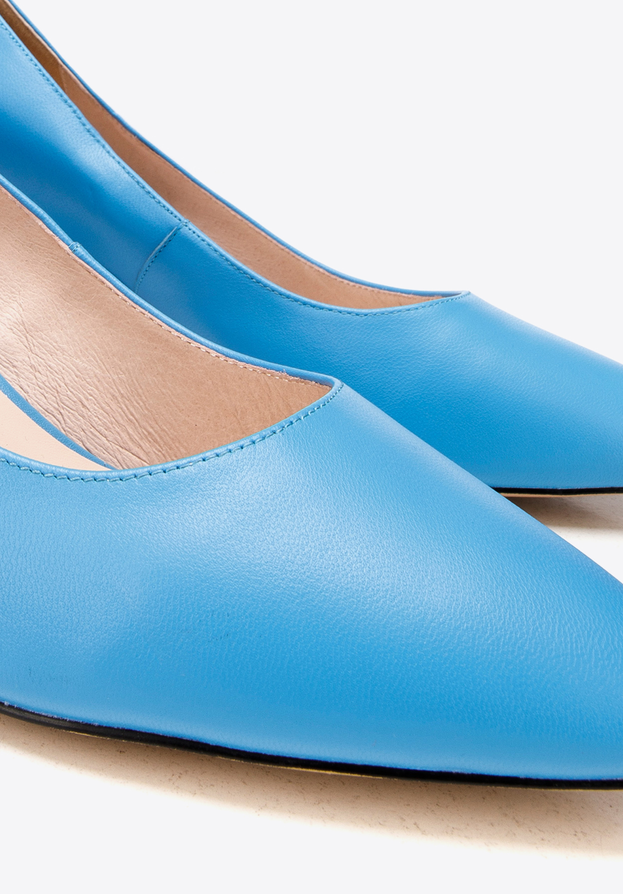 Czółenka skórzane klasyczne na klocku