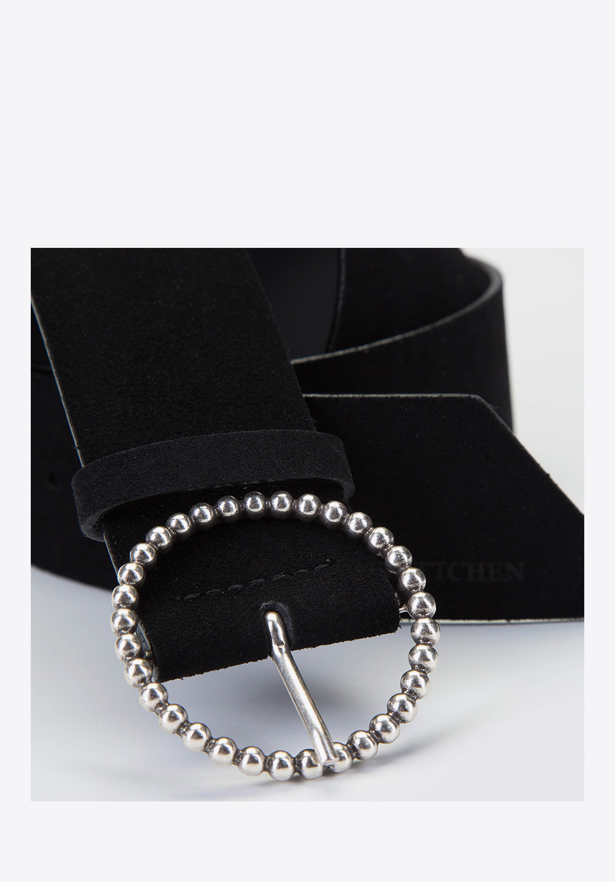 Damski pasek ze skóry welurowej z klamrą na obręczy