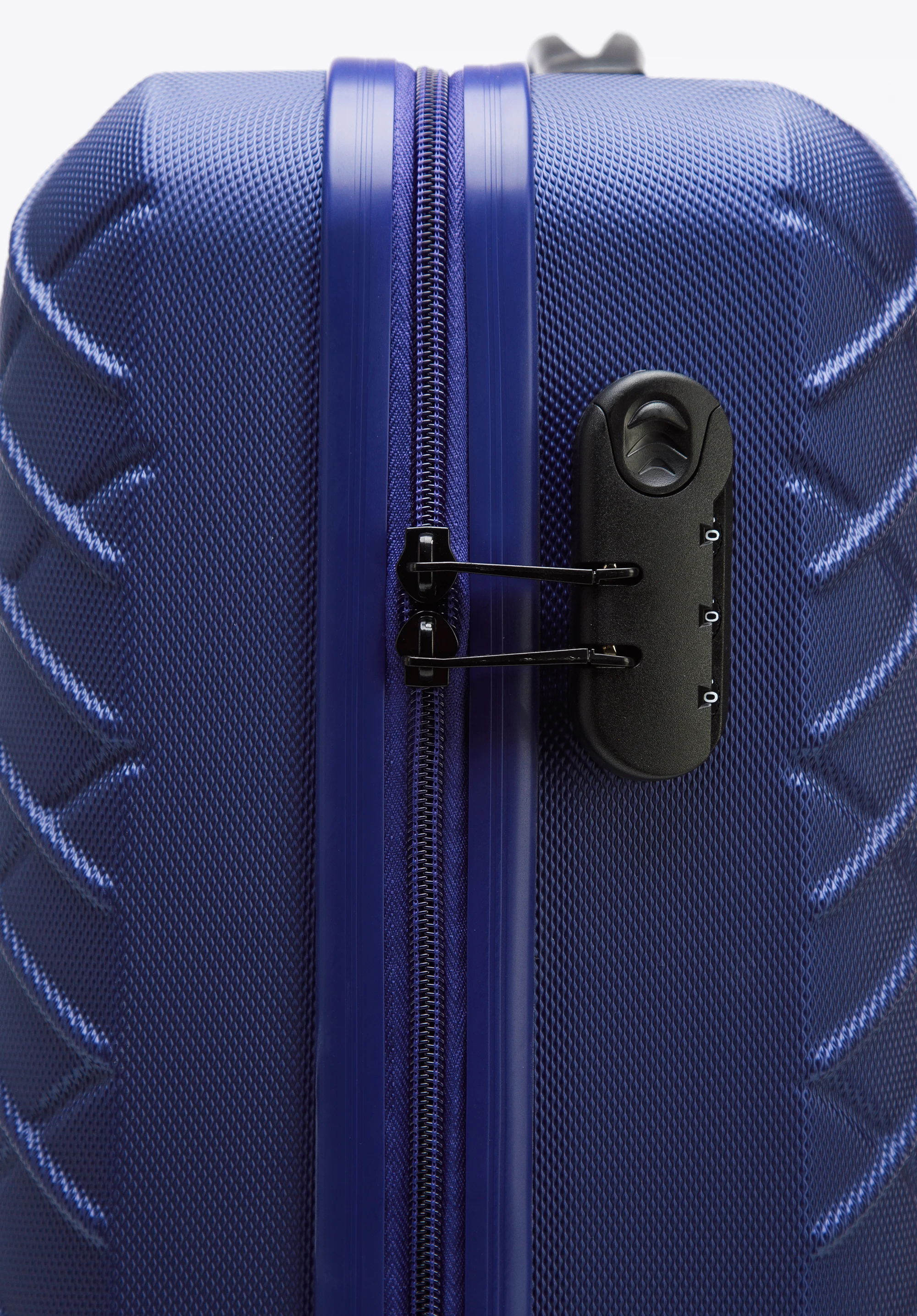 Średnia walizka z ABS-u w ukośną kratkę