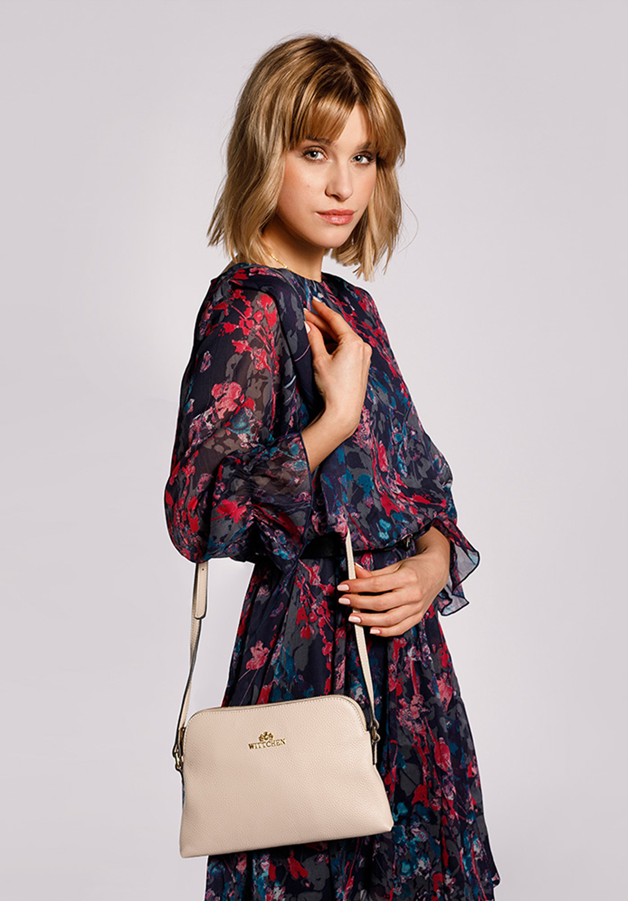 Damska listonoszka skórzana trapezowa