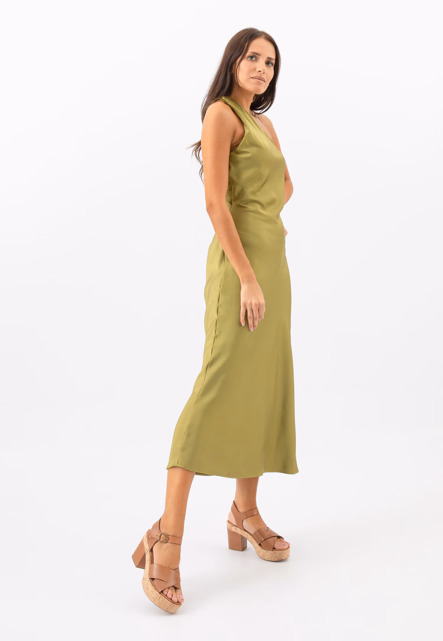 Brązowe masywne sandały na słupku