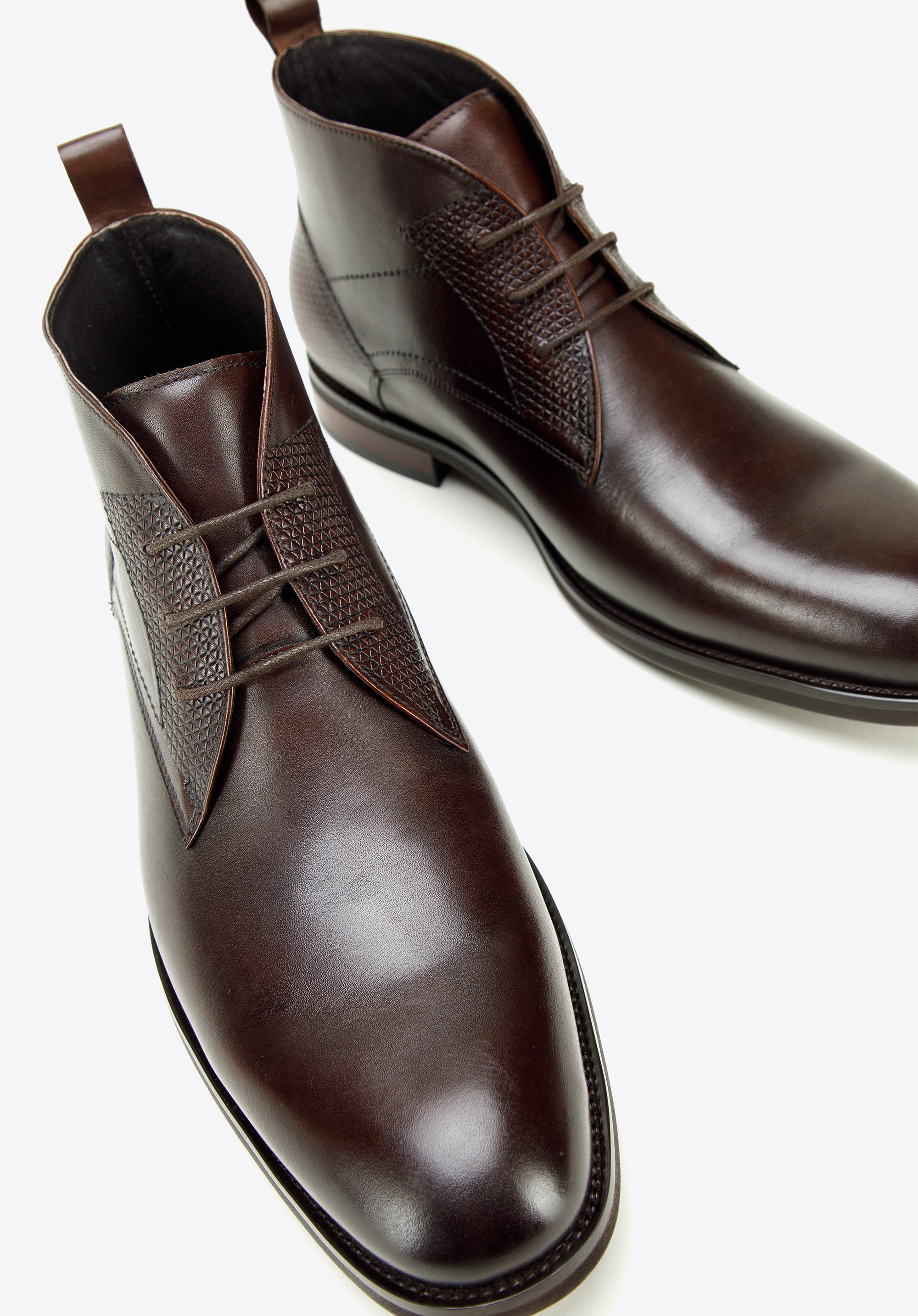 Męskie trzewiki skórzane ze wstawkami w geometryczny wzór