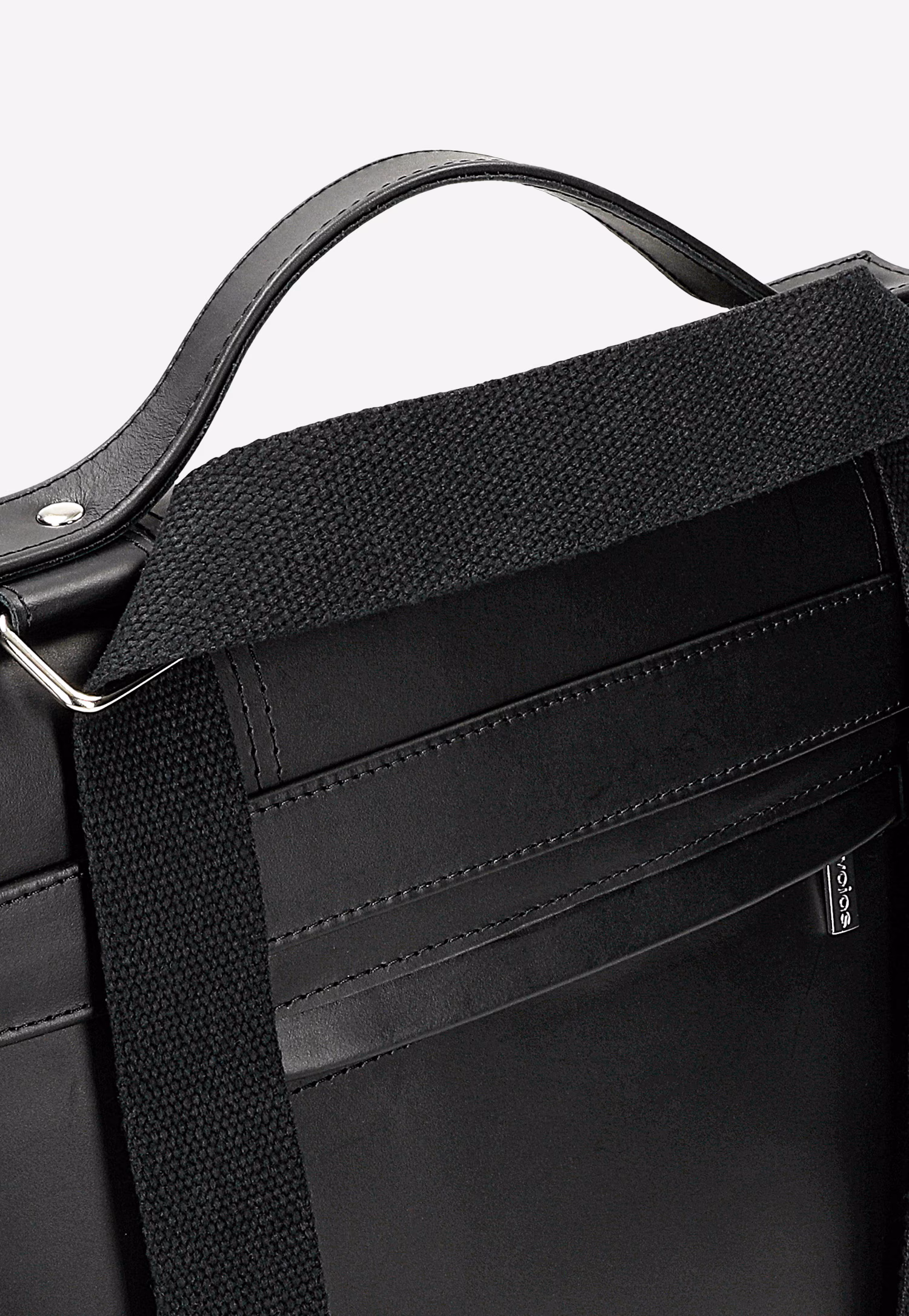 Czarna skórzana torba-plecak 2w1