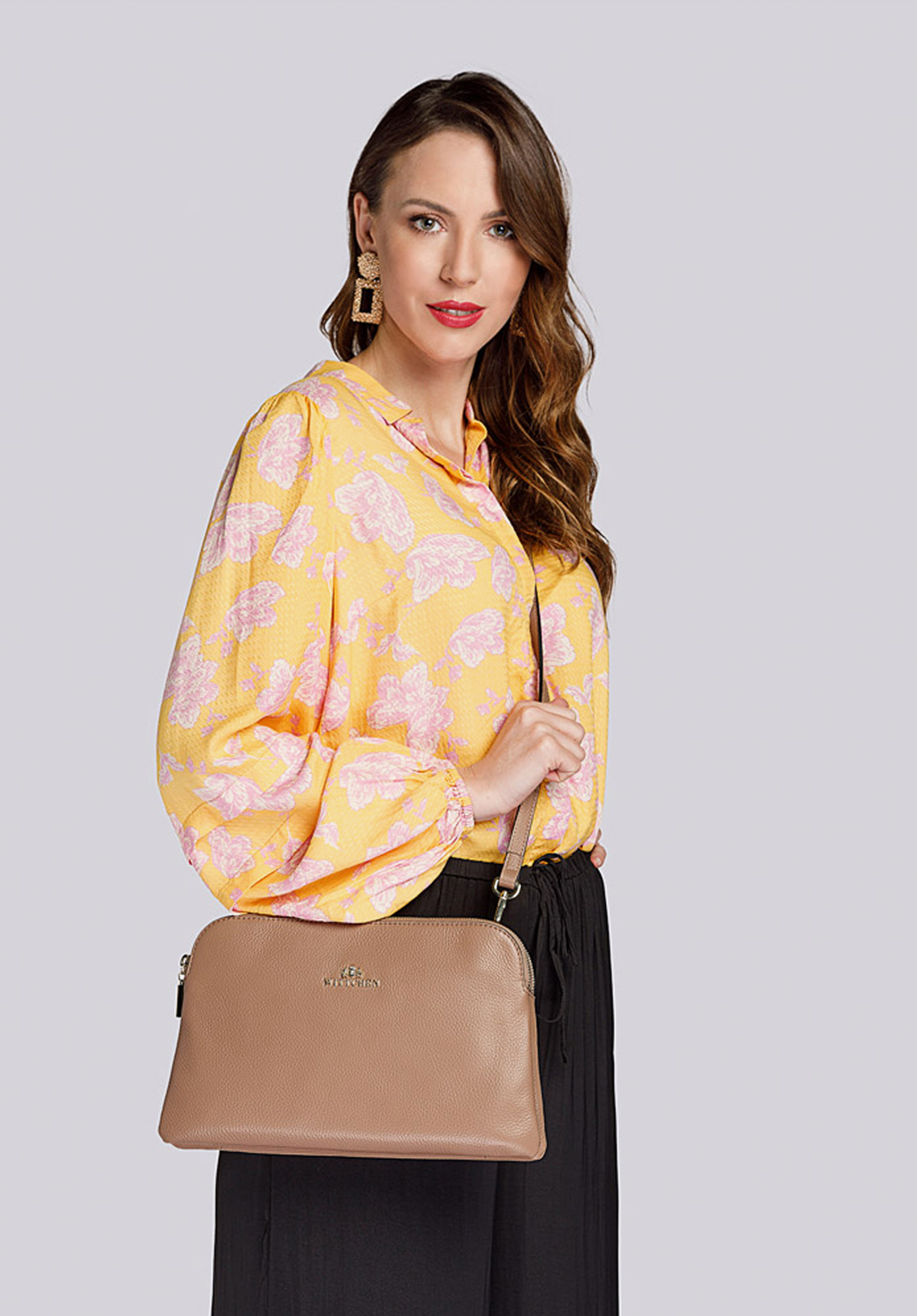 Damska listonoszka ze skóry trapezowa mała