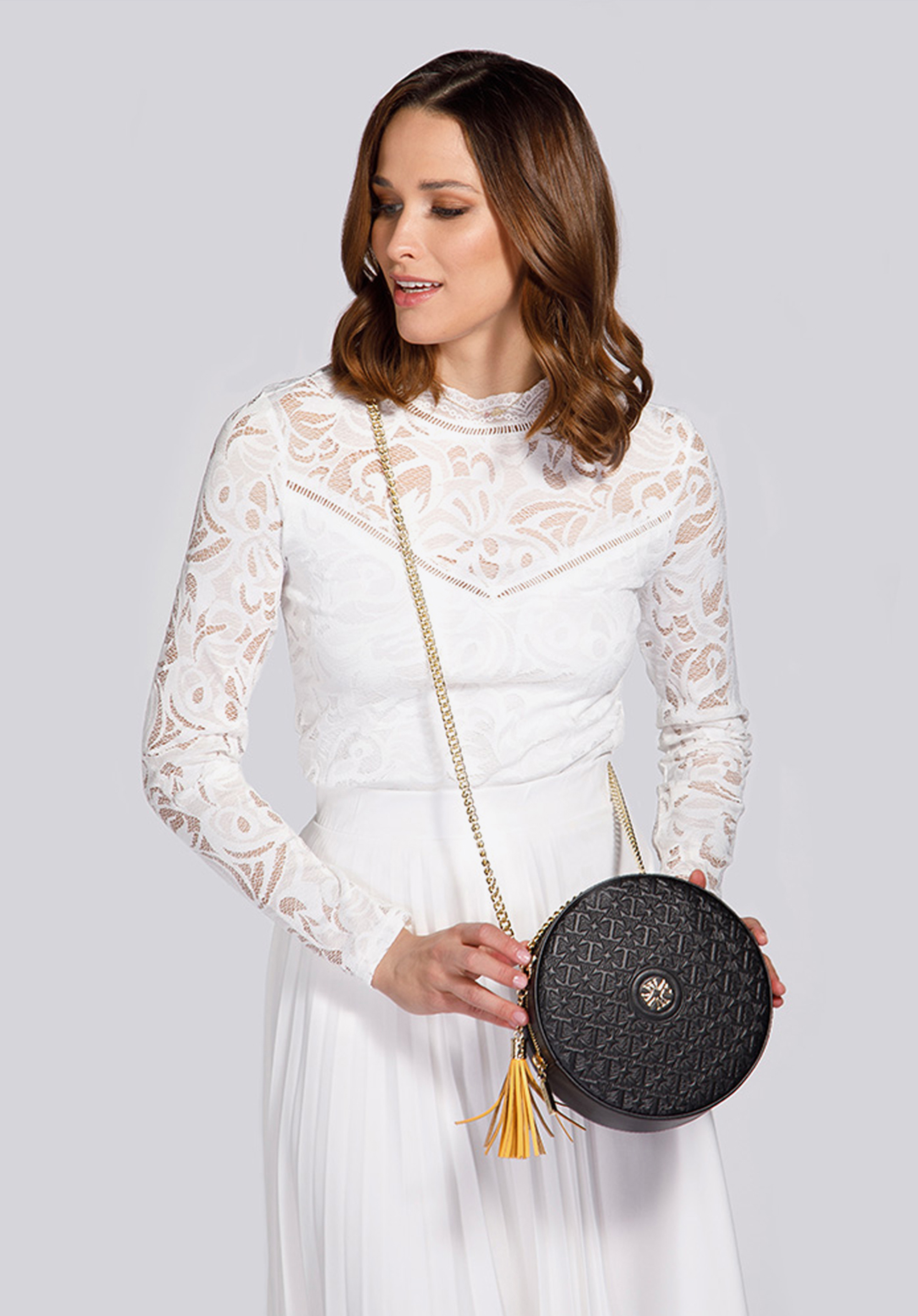 Torebka crossbody ze skóry okrągła – limitowana edycja