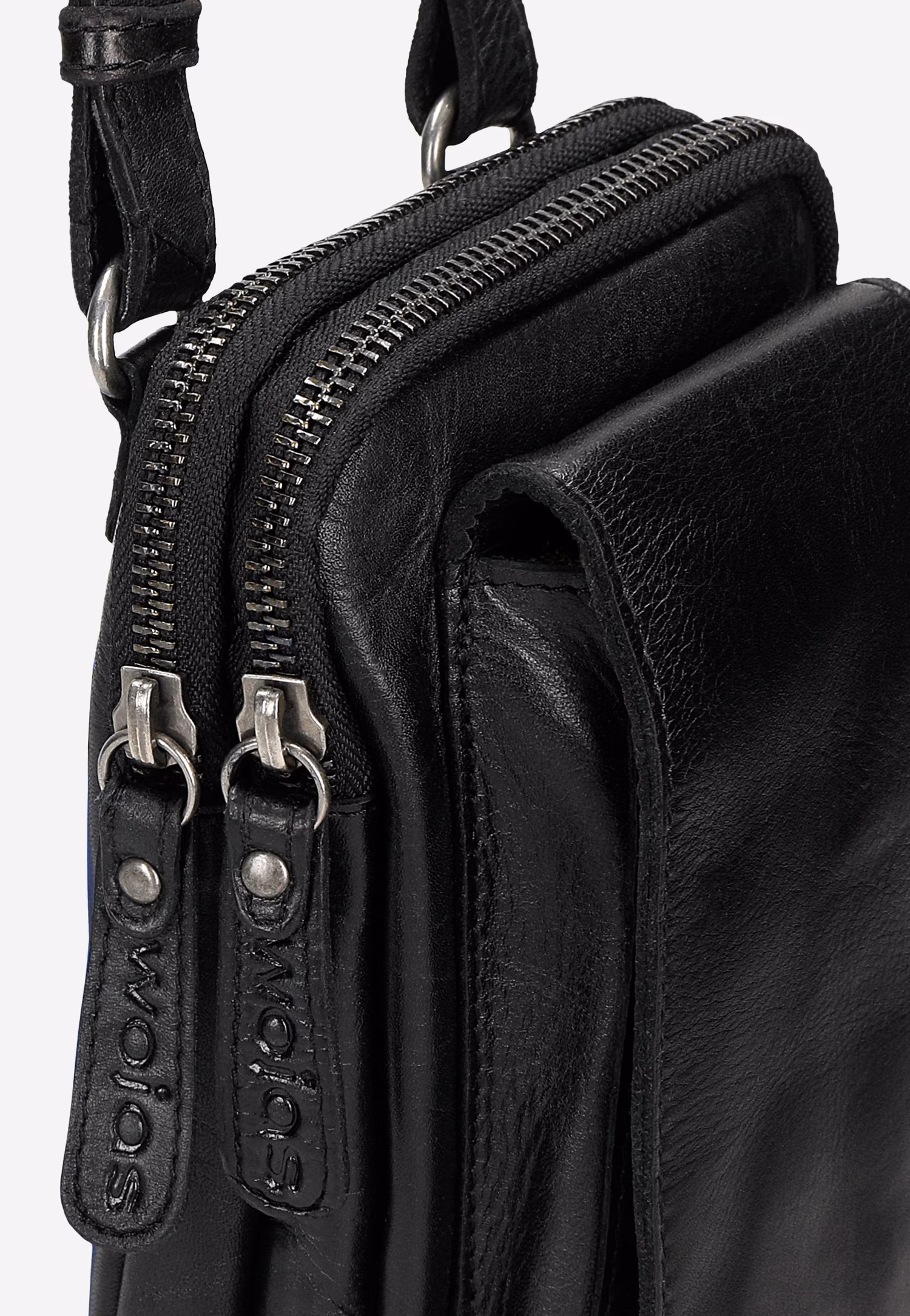 Mała czarna torba męska ze skóry licowej