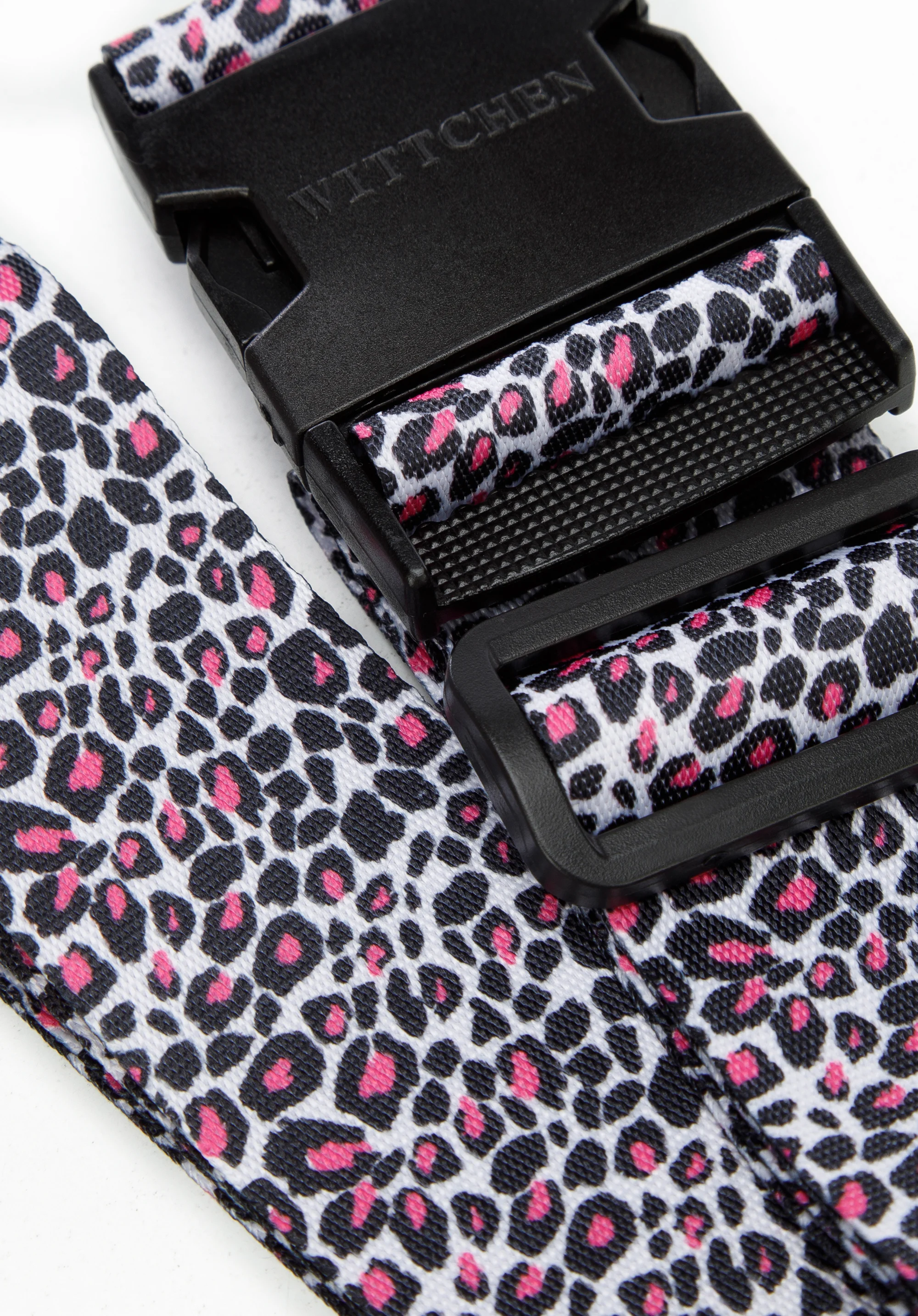 Pas zabezpieczający bagaż w zwierzęcy wzór