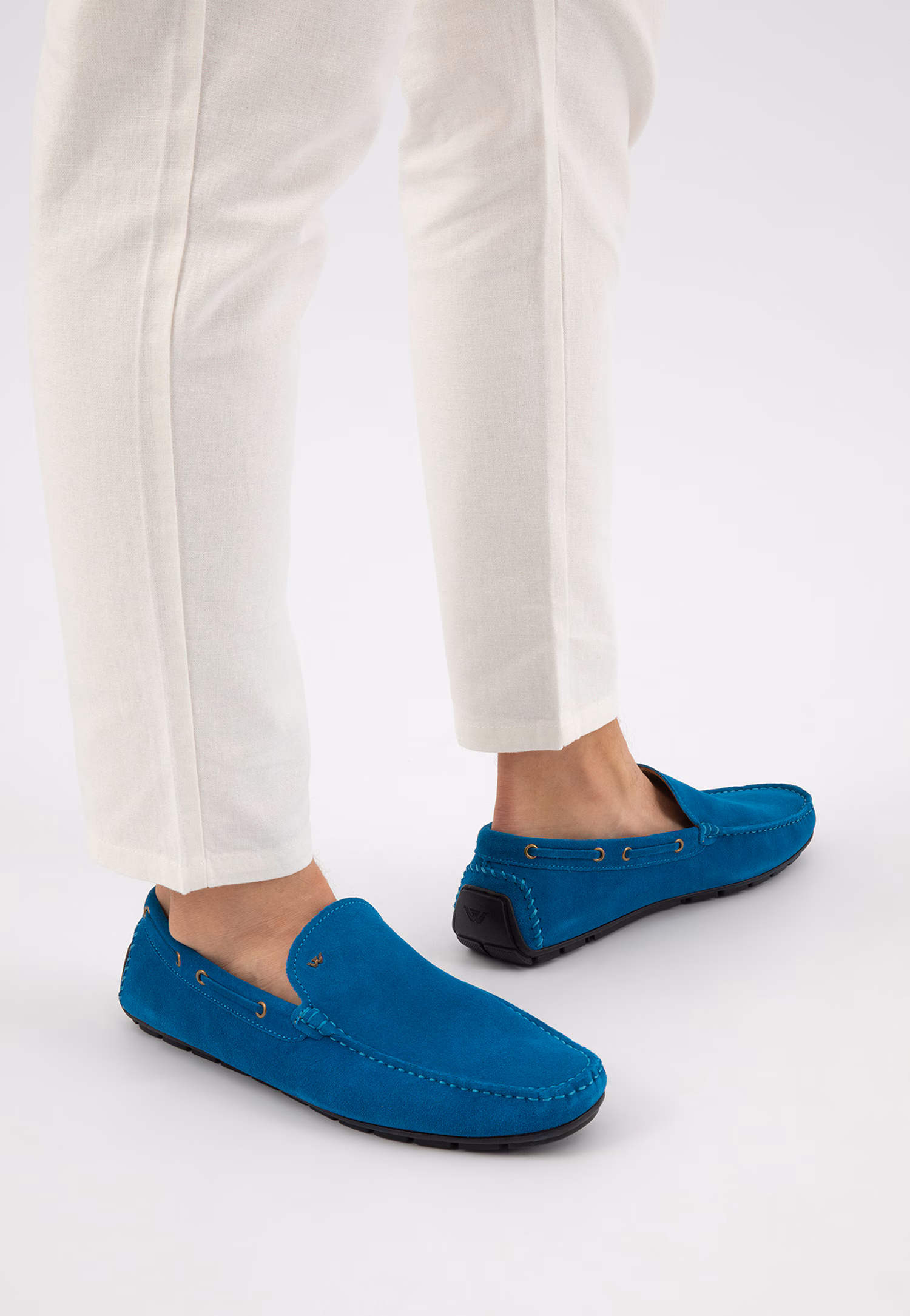 Niebieskie półbuty typu mokasyny z dwoiny welurowej