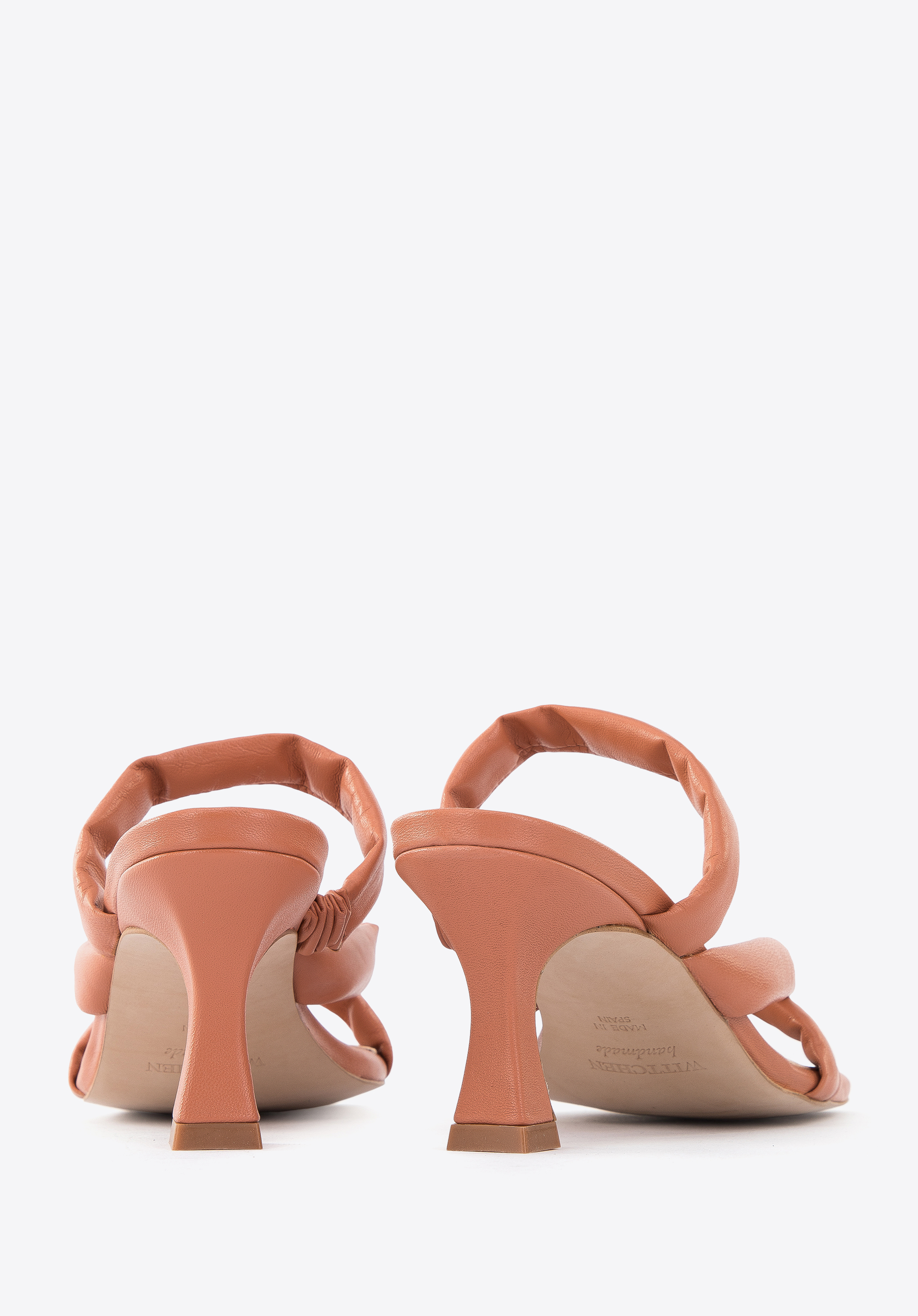 Damskie klapki skórzane z miękkimi paskami