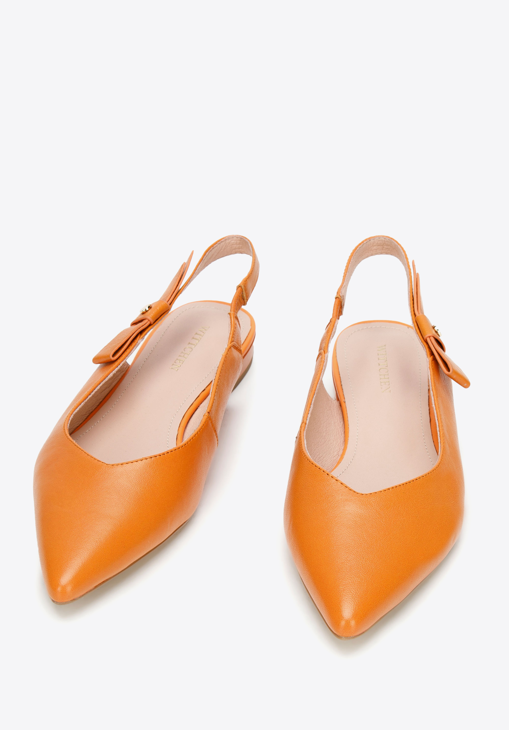 Czółenka skórzane w szpic z odkrytą piętą