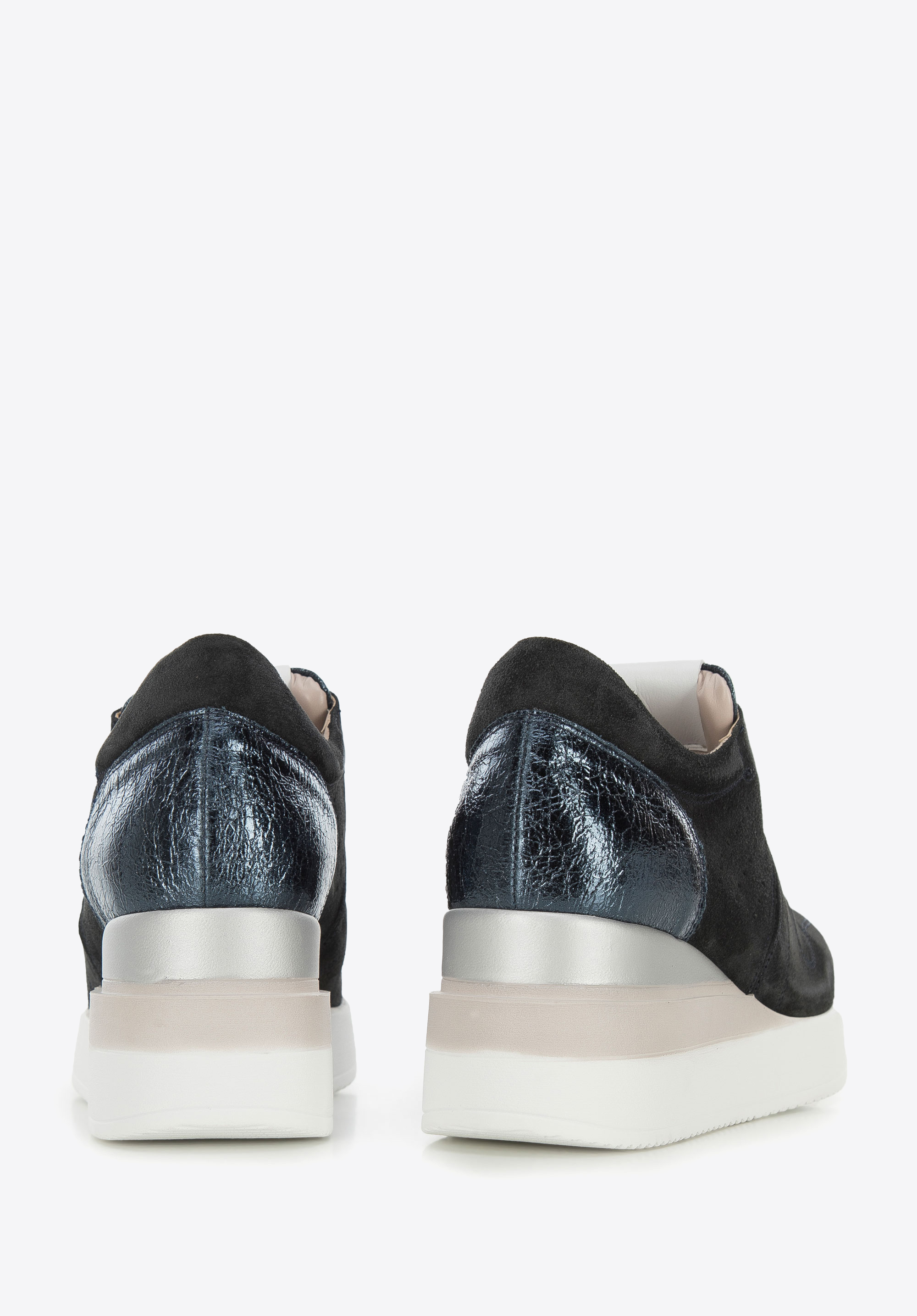 Damskie sneakersy zamszowe na koturnie w pasy