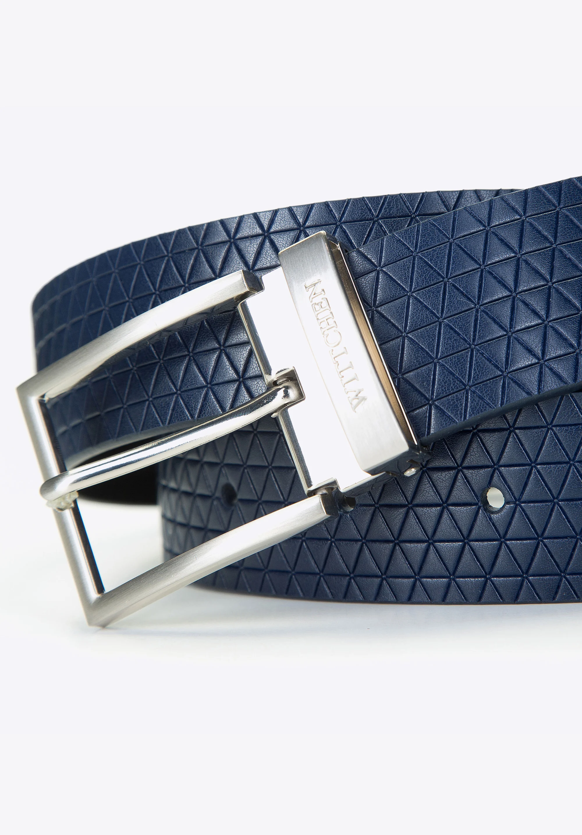 Męski pasek z geometrycznym tłoczeniem