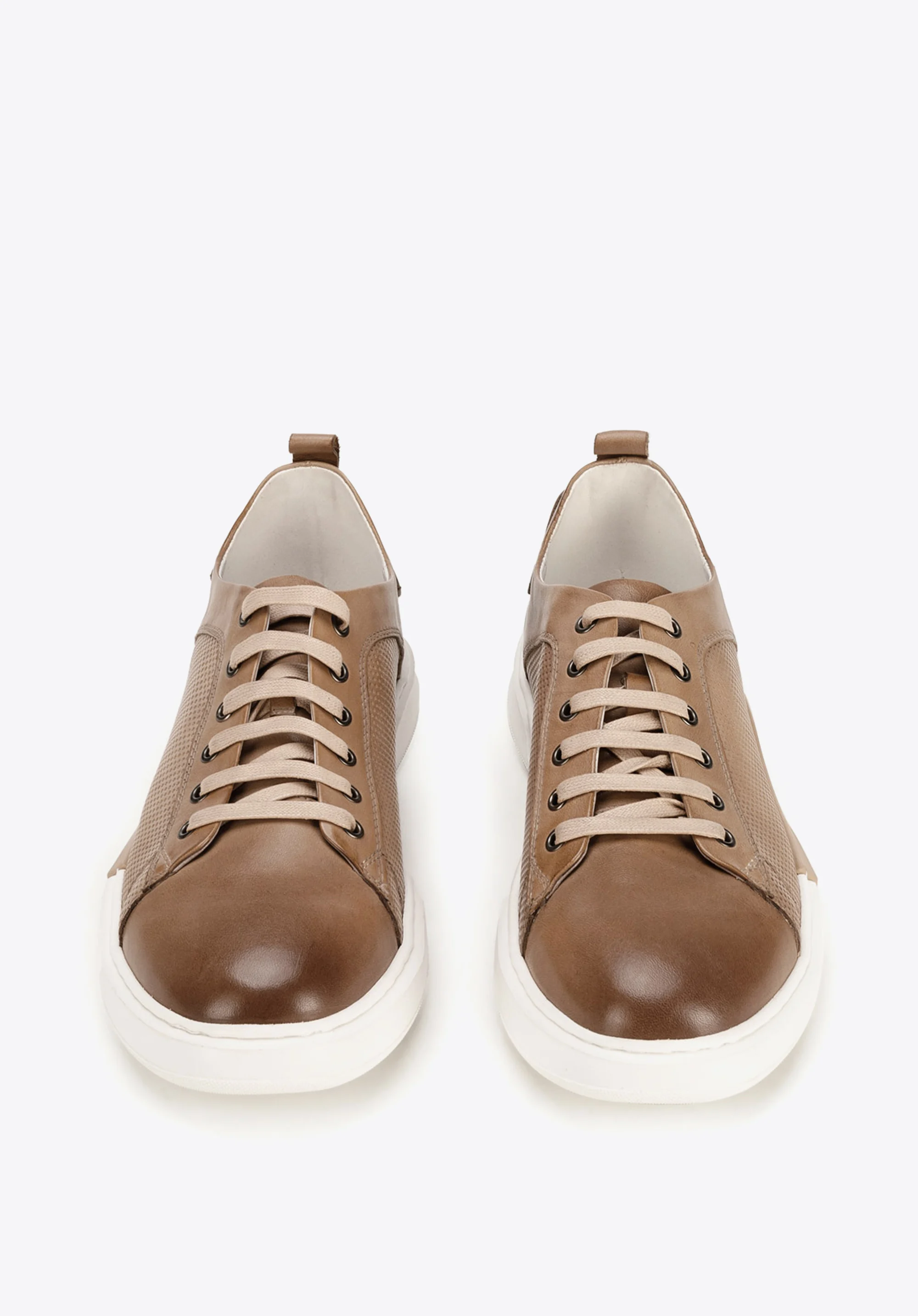 Męskie sneakersy skórzane na białej podeszwie