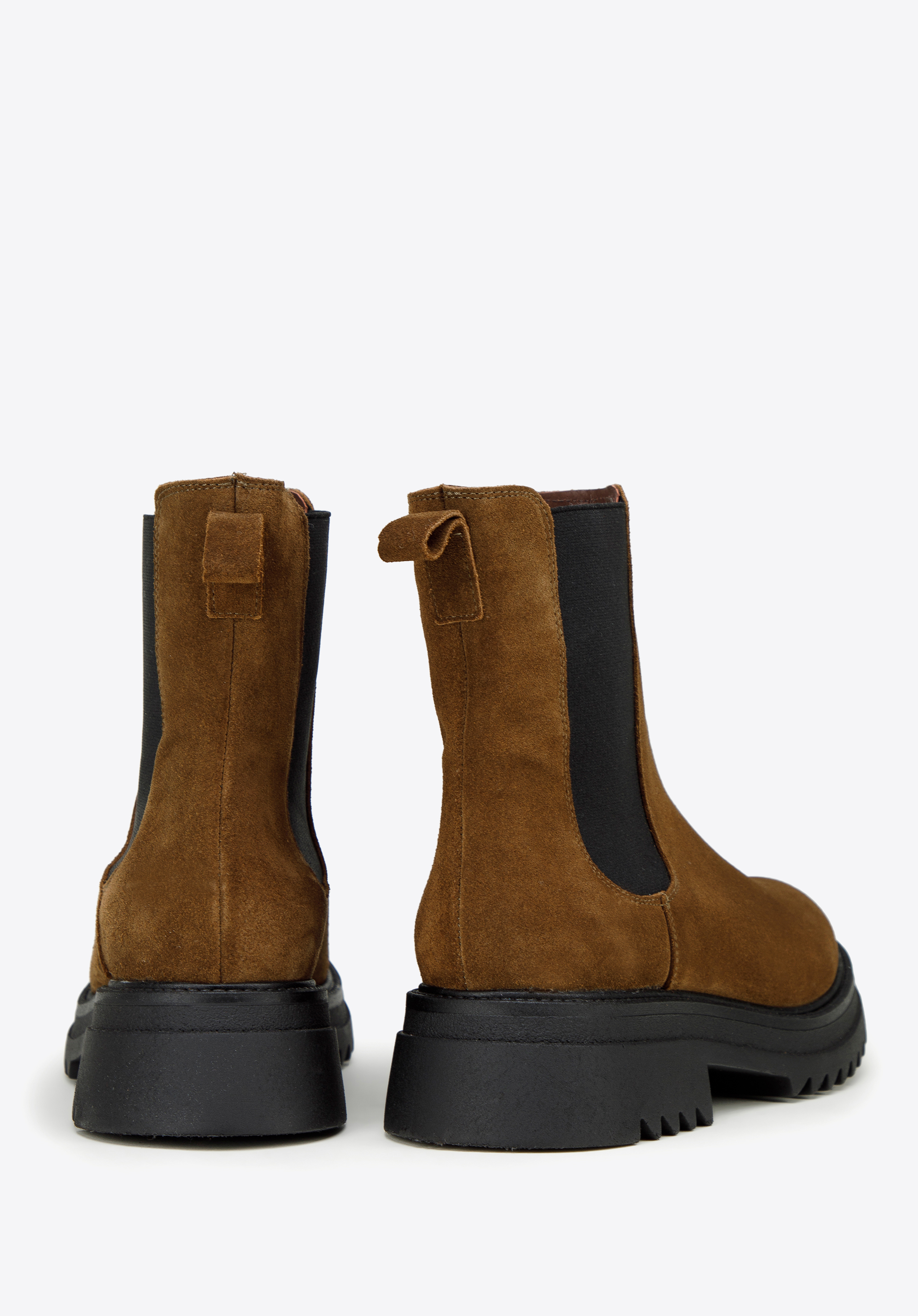 Damskie sztyblety zamszowe na grubej podeszwie