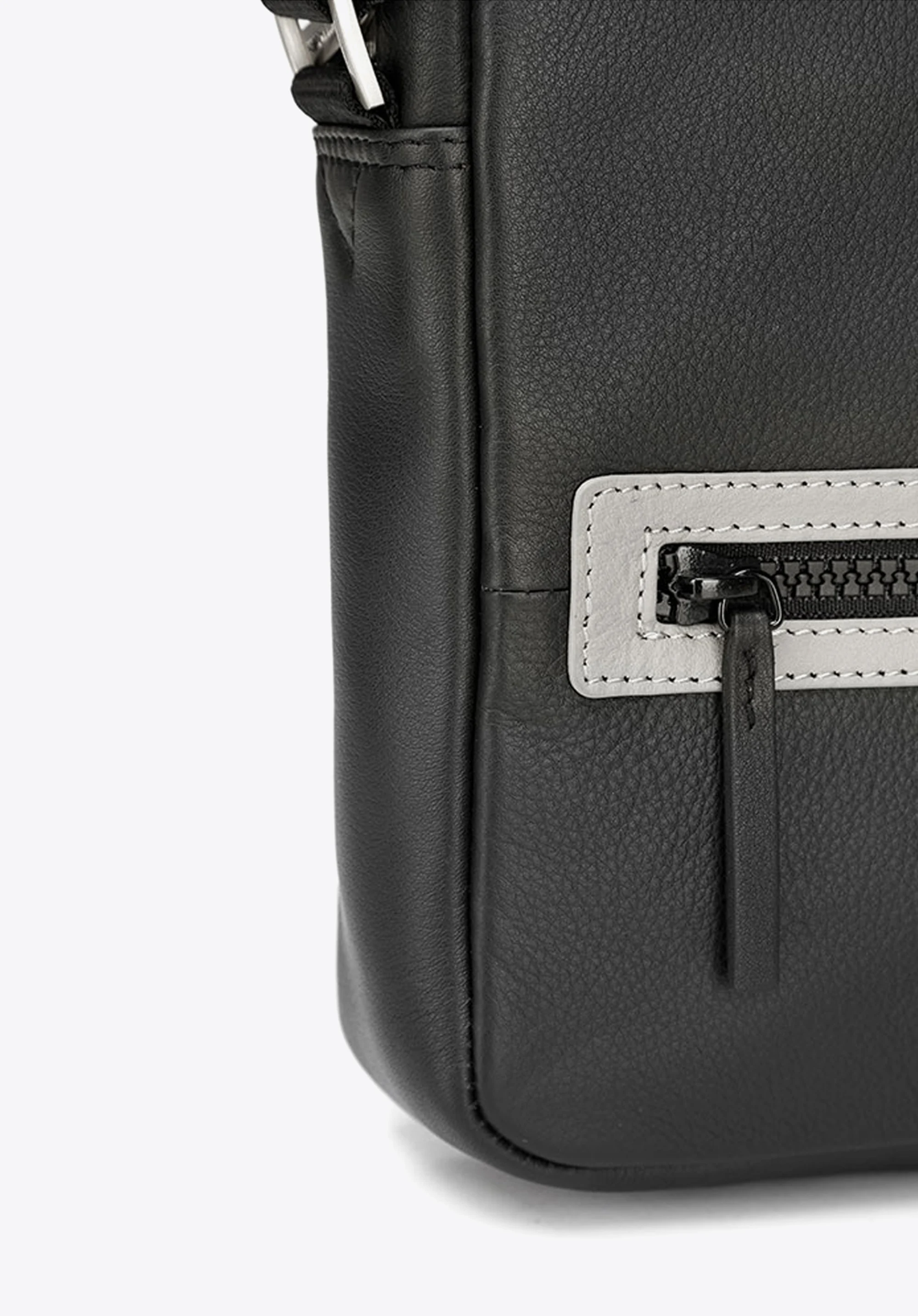 Męska listonoszka skórzana stębnowana mała