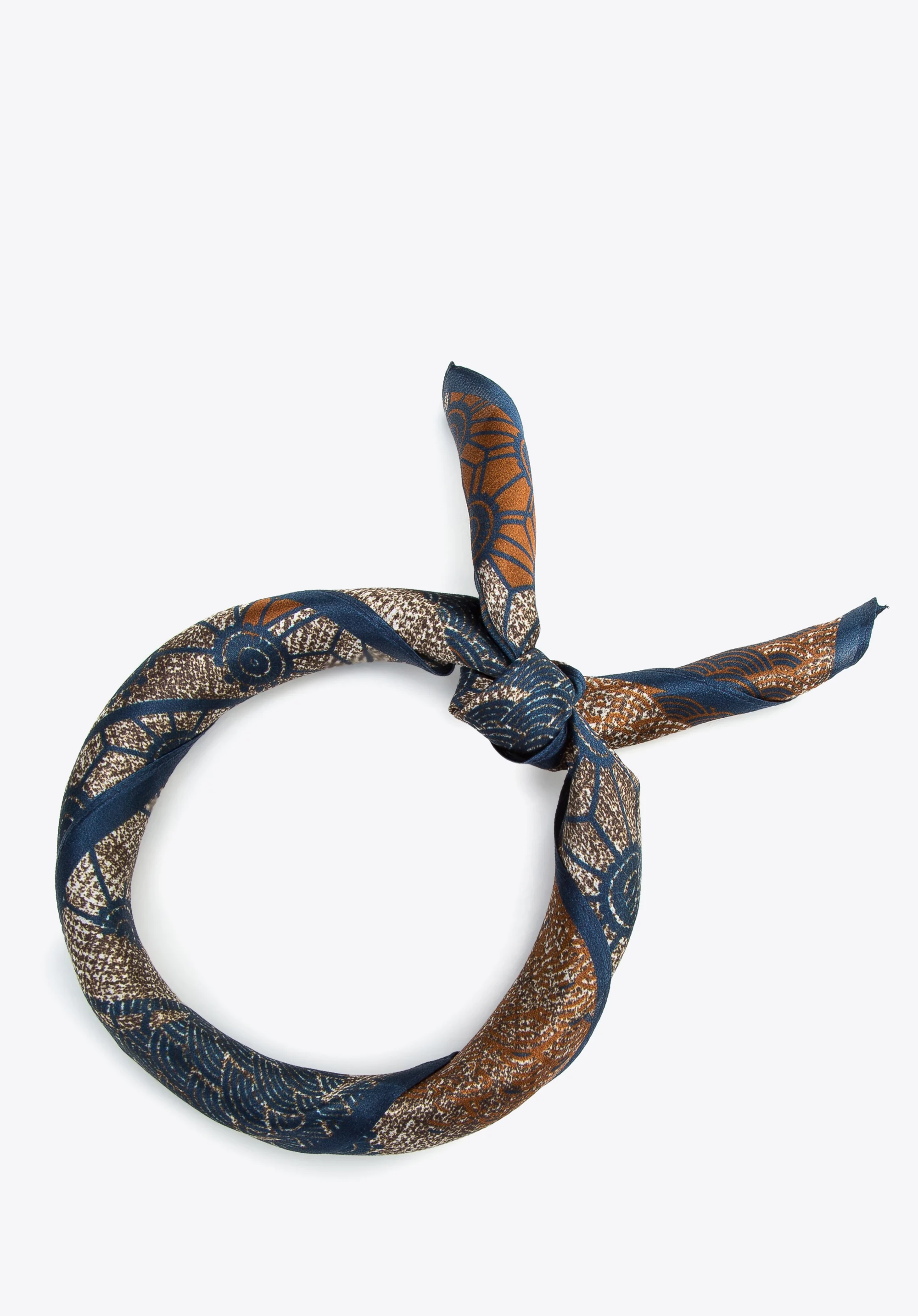 Damska apaszka jedwabna we wzory