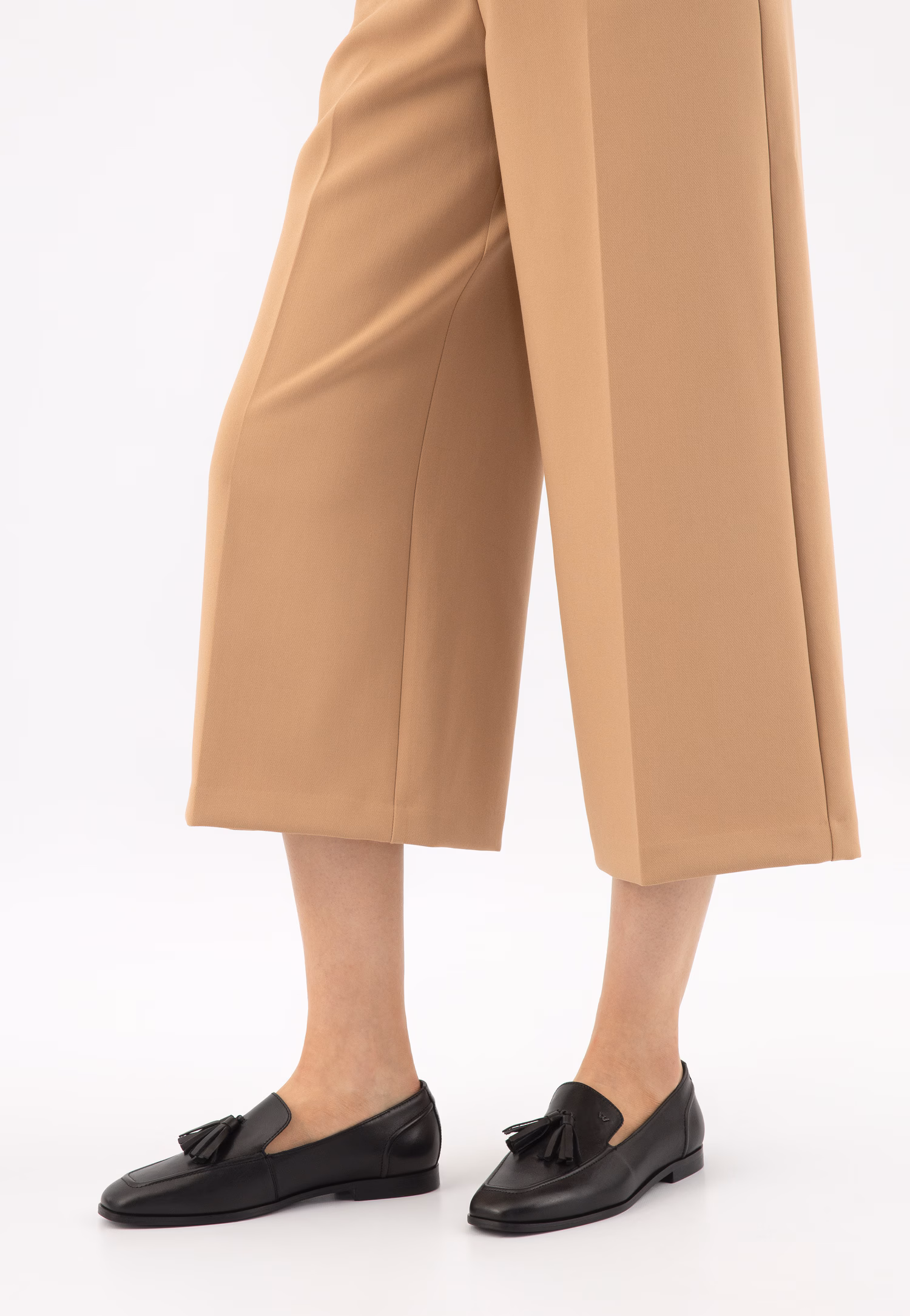 Beżowe lordsy z chwostami