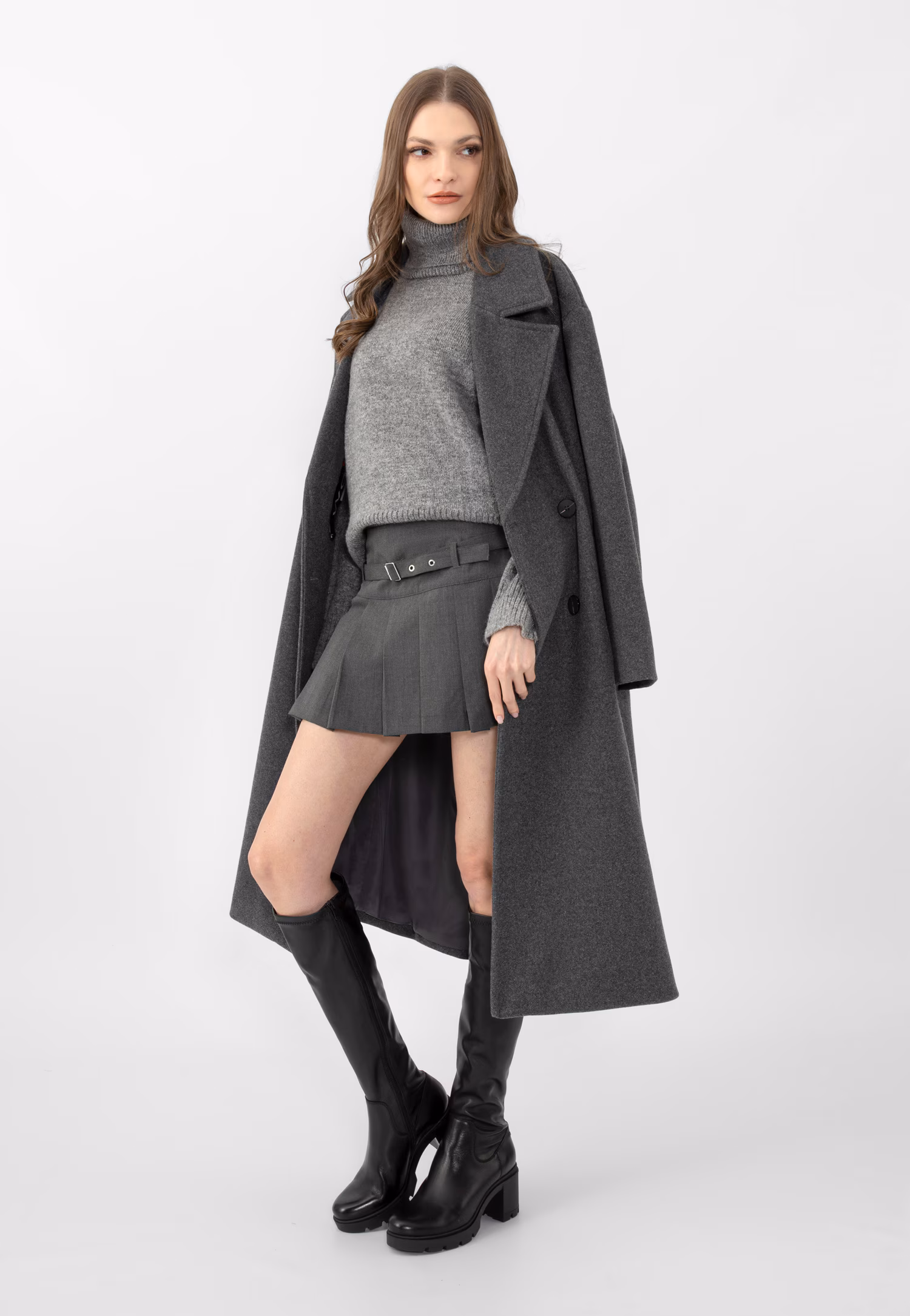 Czarne skórzane kozaki damskie na masywnym słupku