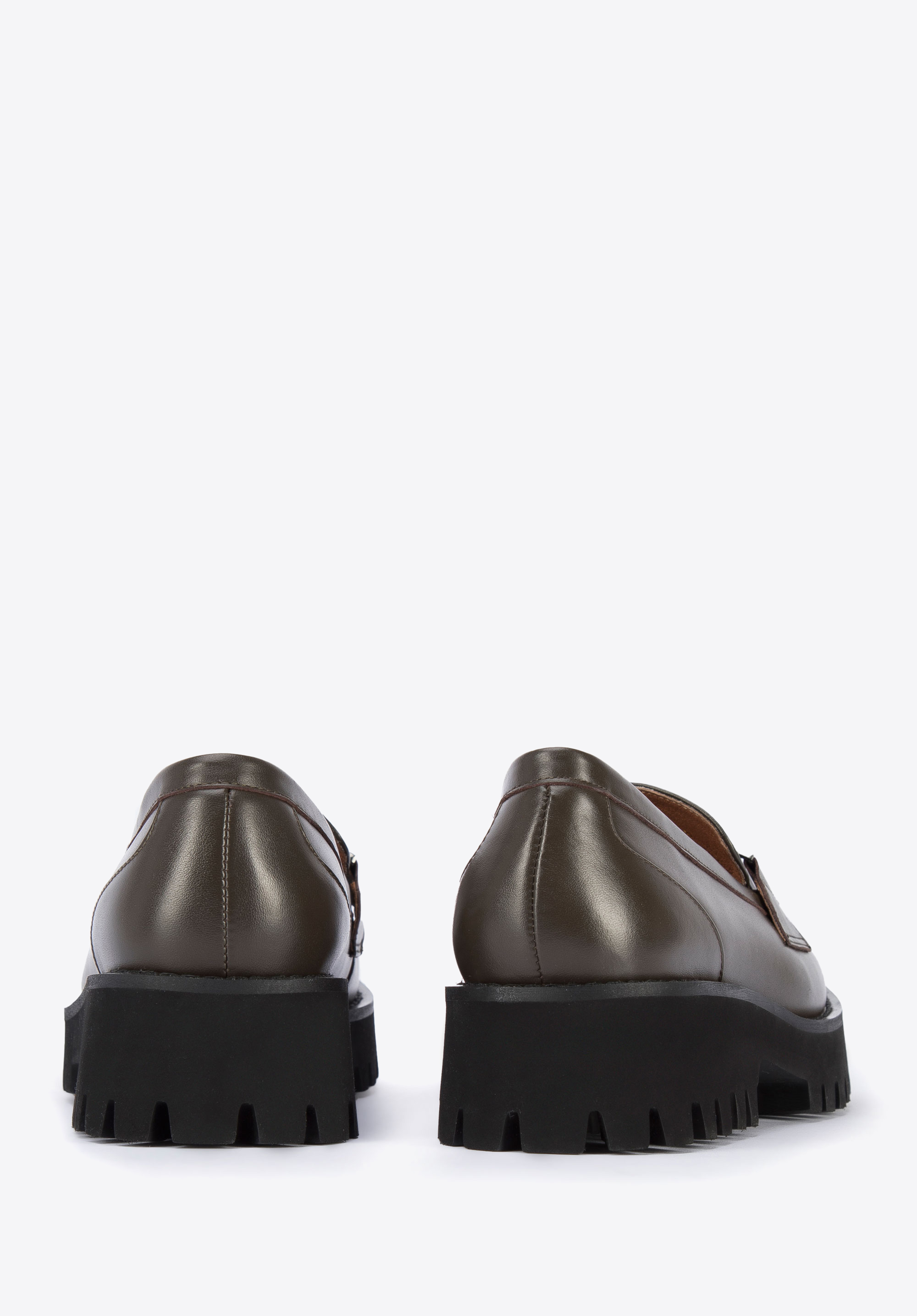 Damskie mokasyny ze skóry z klamrą na grubej podeszwie