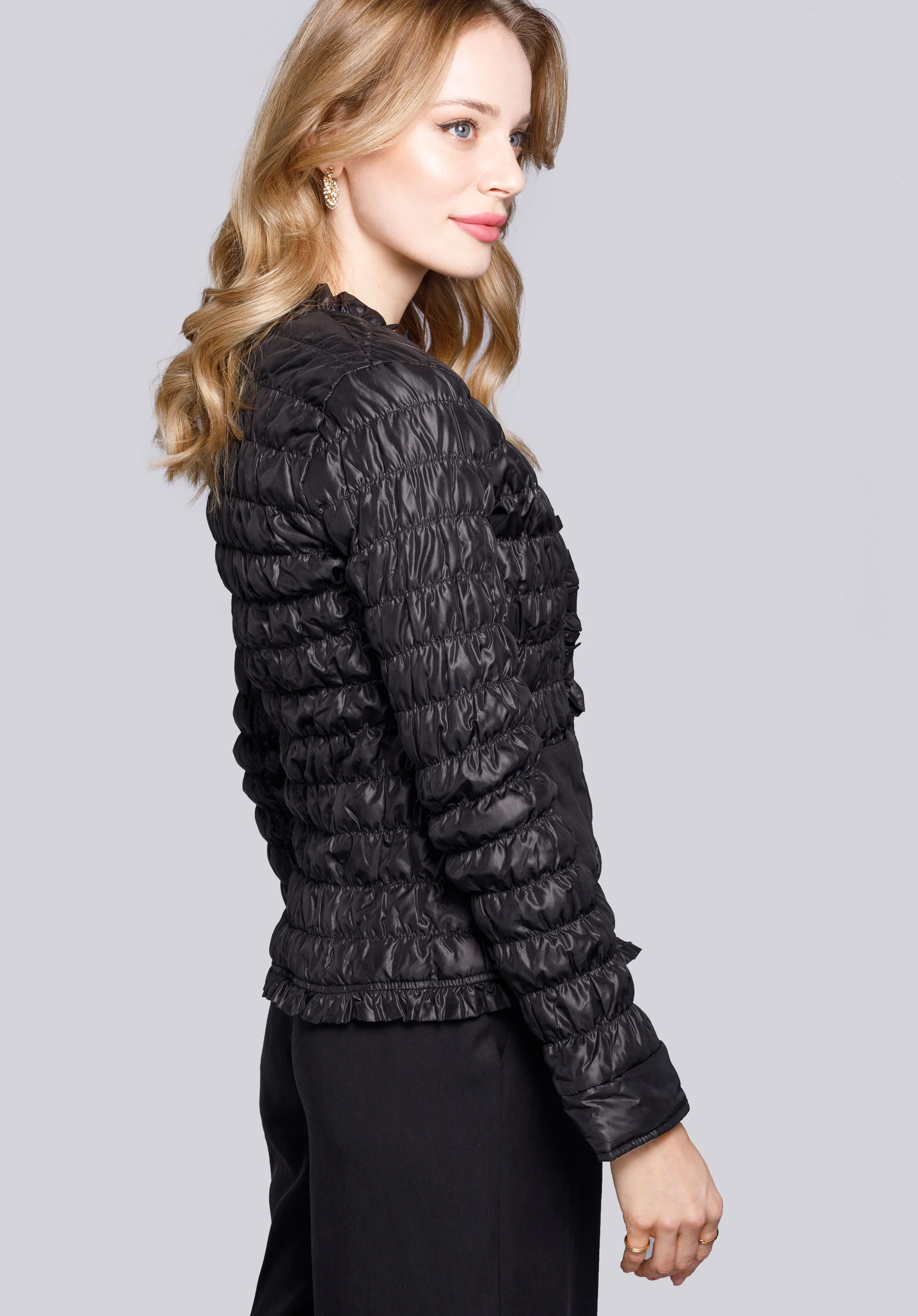 Damska kurtka pikowana i marszczona