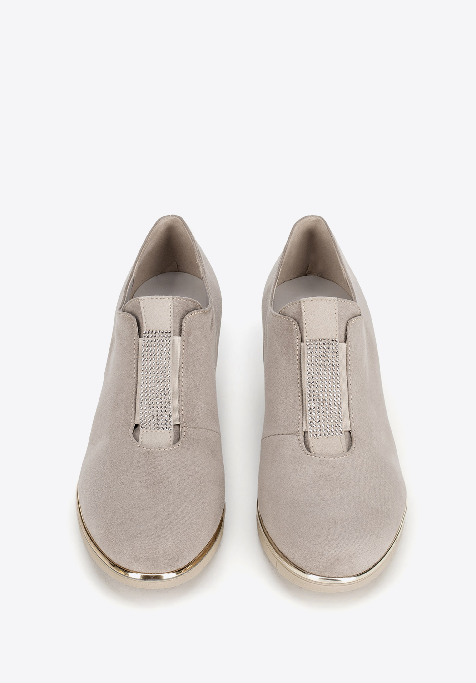 Damskie półbuty na koturnie z biżuteryjną wstawką