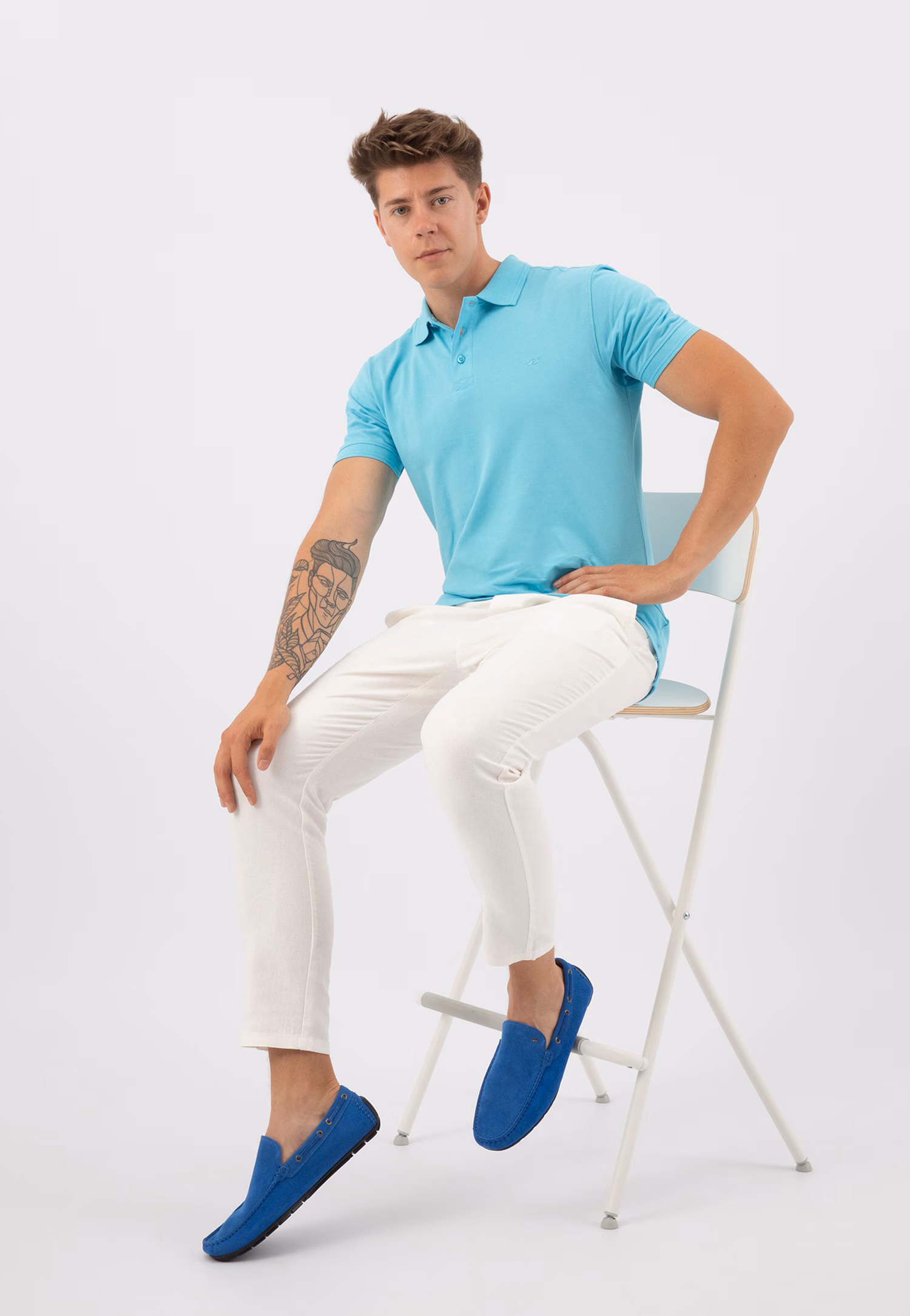 Niebieskie półbuty typu mokasyny z dwoiny welurowej