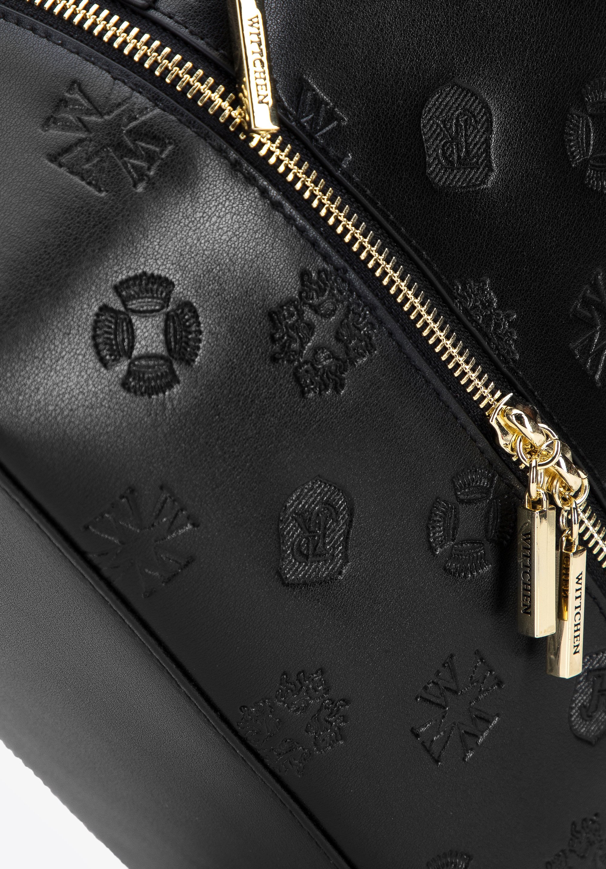 Damski plecak skórzany w monogram z poziomym suwakiem