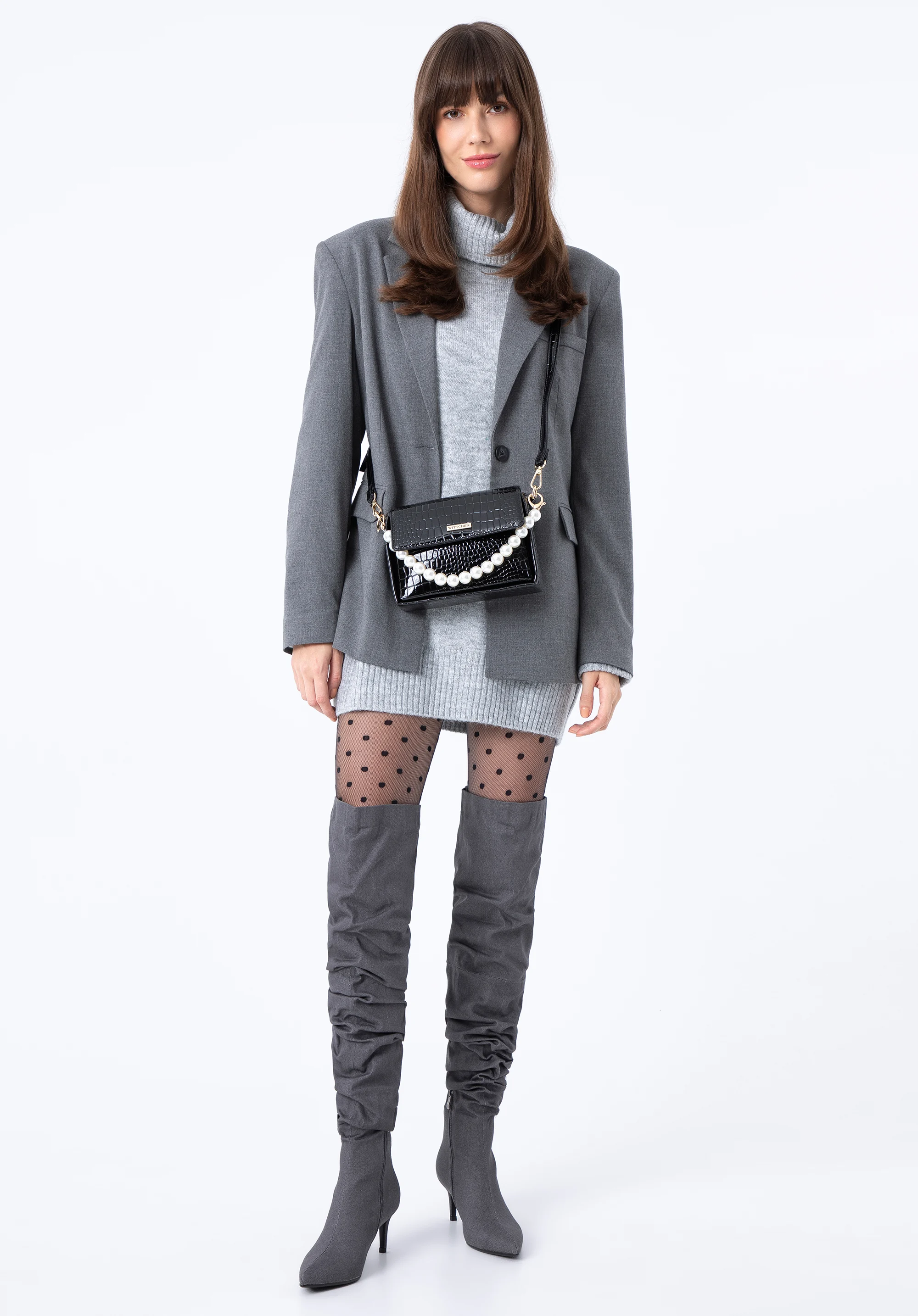 Damska minitorebka z rączką z koralików