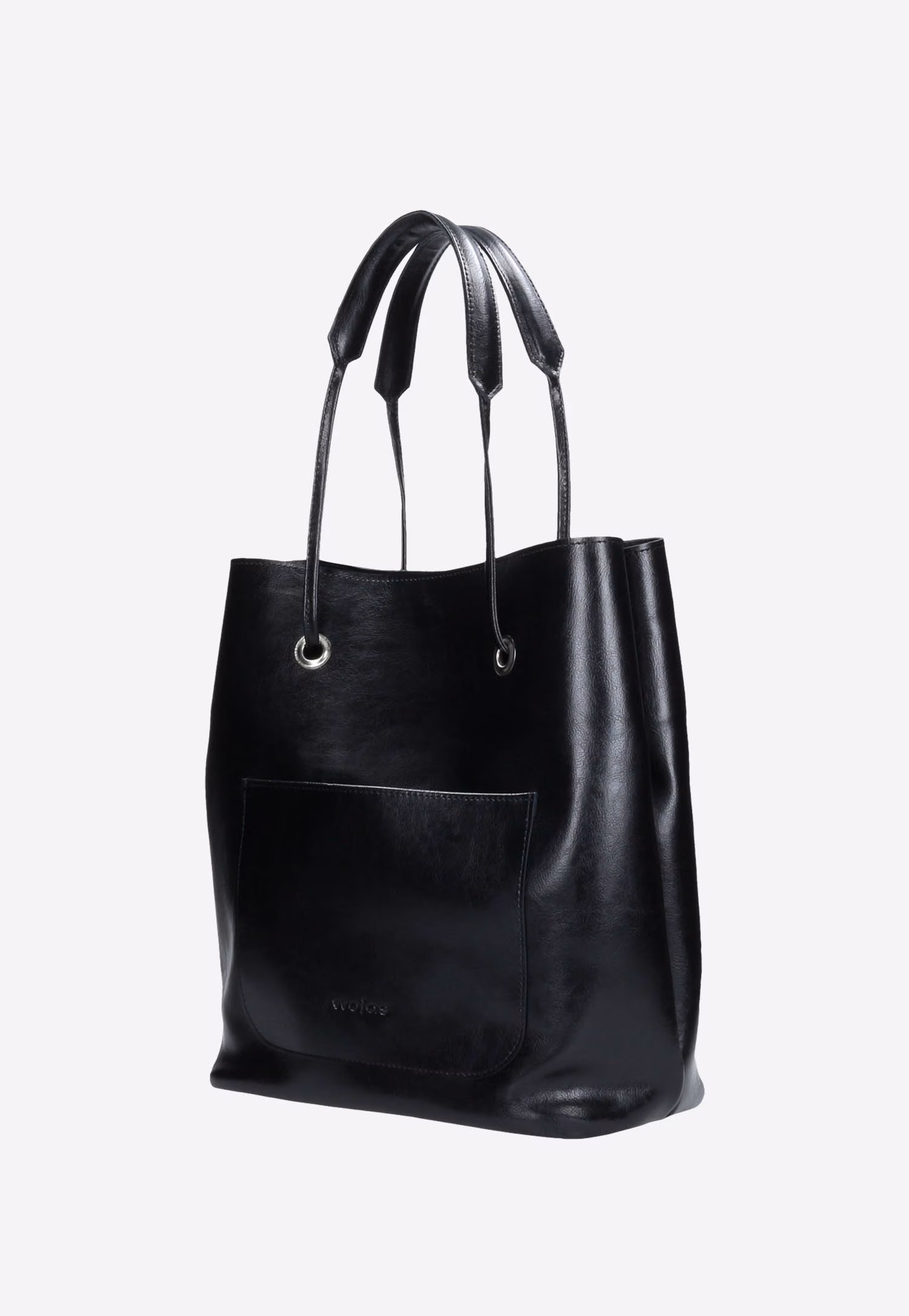 Czarna torebka damska z dwoiny foliowanej