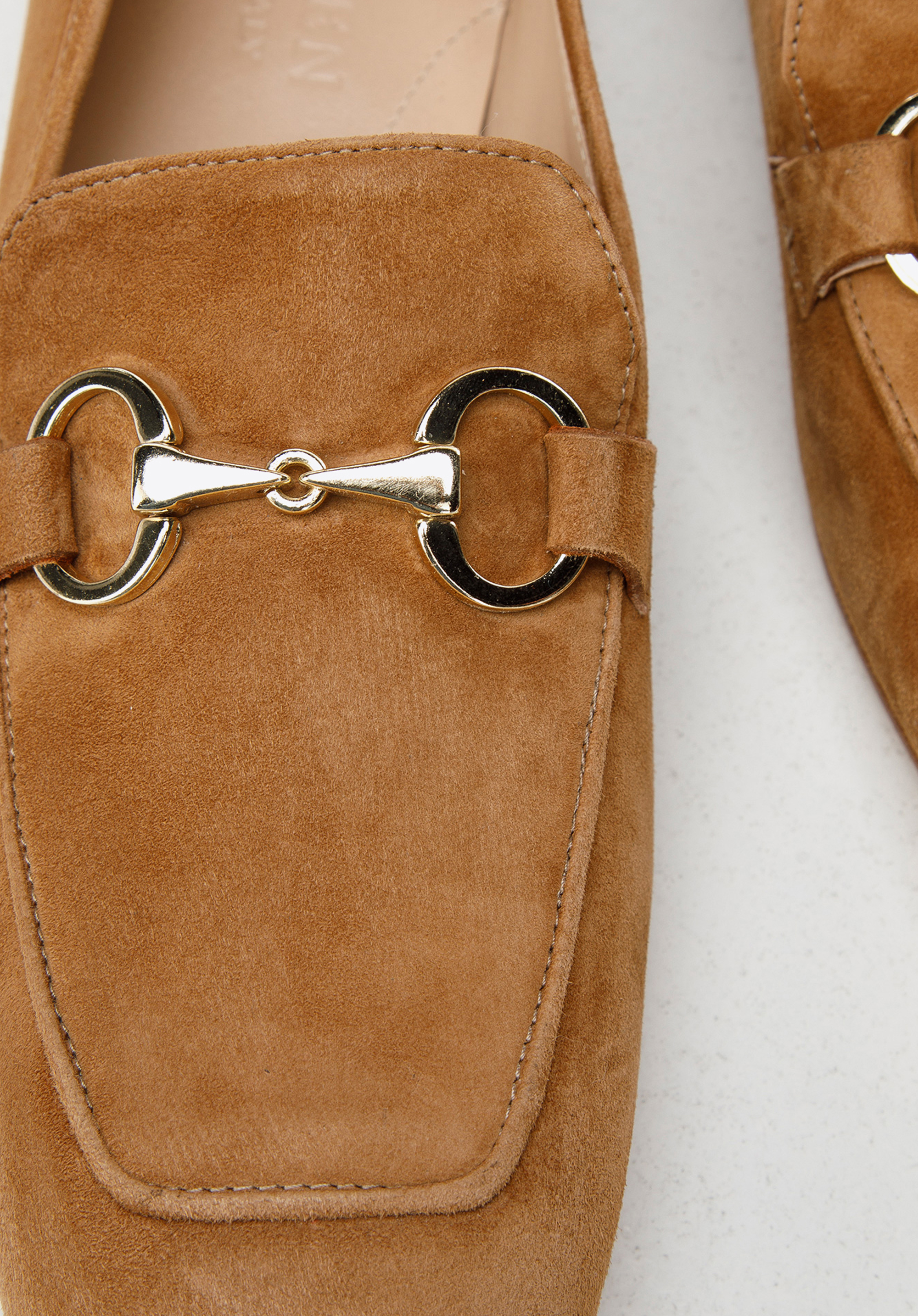 Damskie mokasyny zamszowe z kwadratowym noskiem i wędzidłem