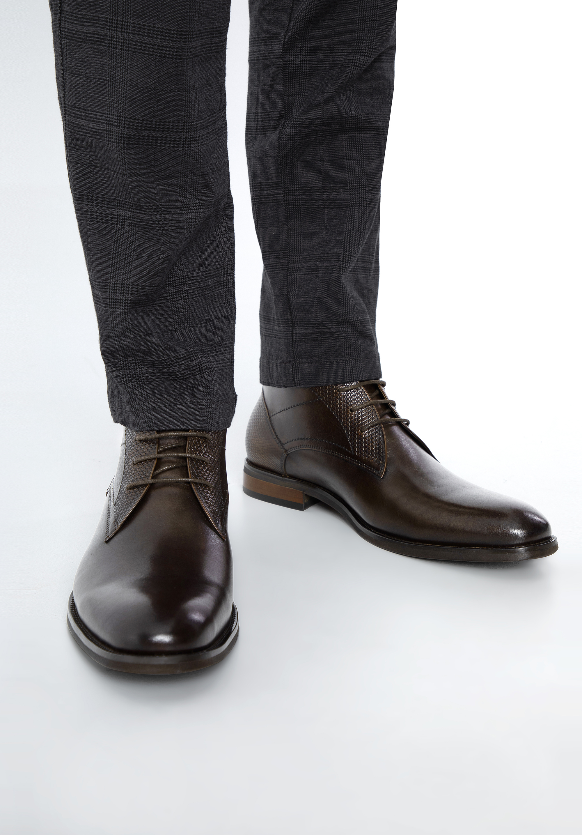 Męskie trzewiki skórzane ze wstawkami w geometryczny wzór