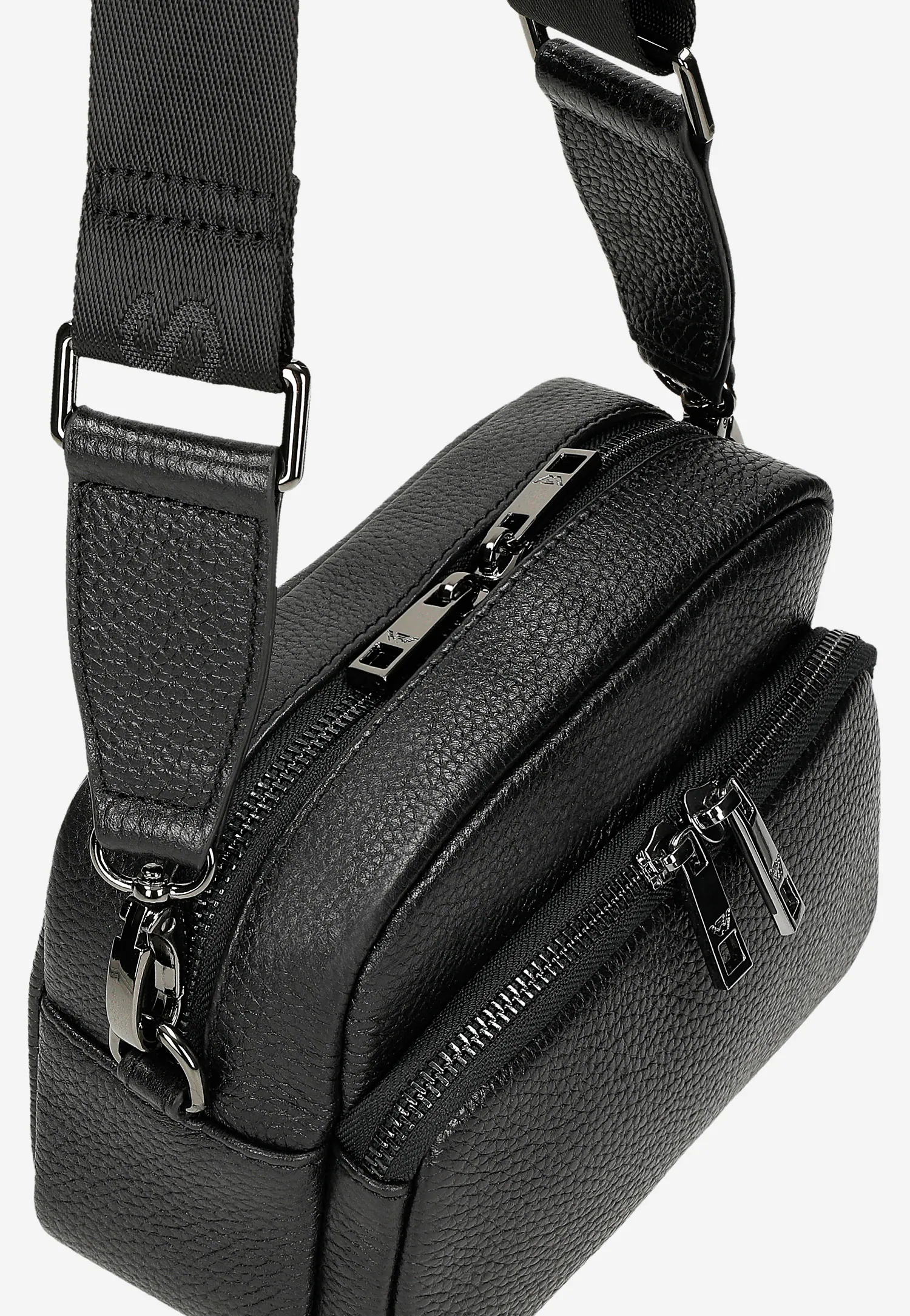 Mała czarna torebka damska ze skóry licowej