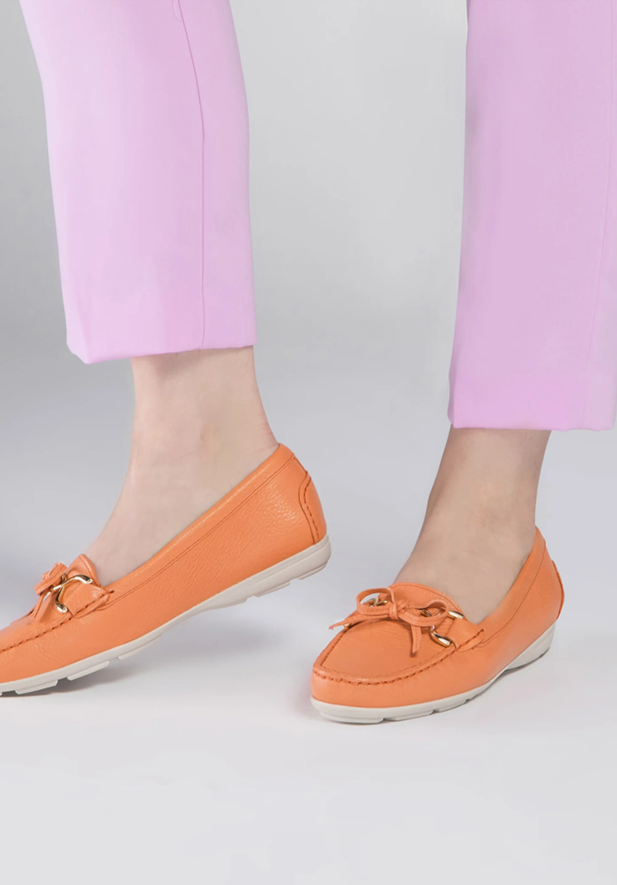 Damskie mokasyny skórzane z kokardką