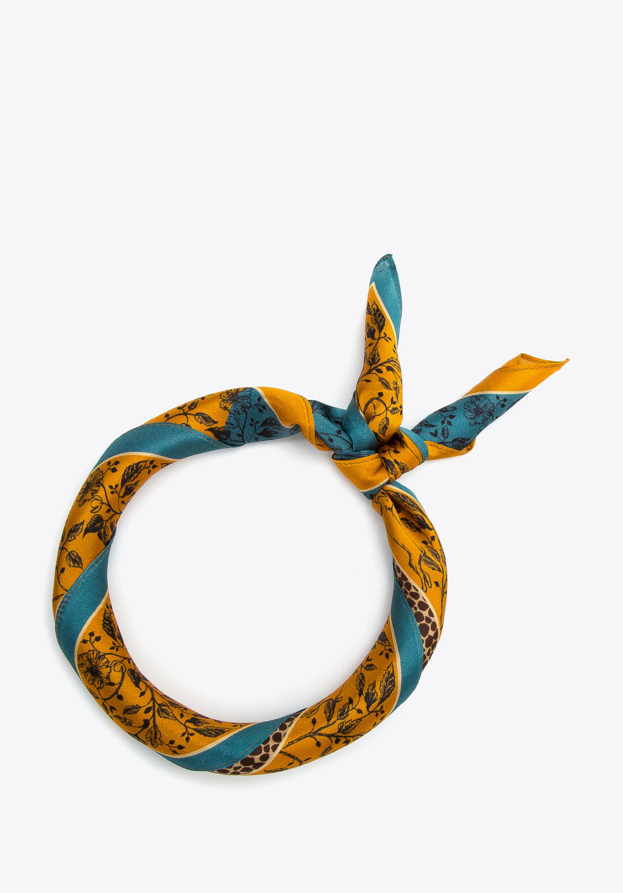 Damska apaszka jedwabna we wzory