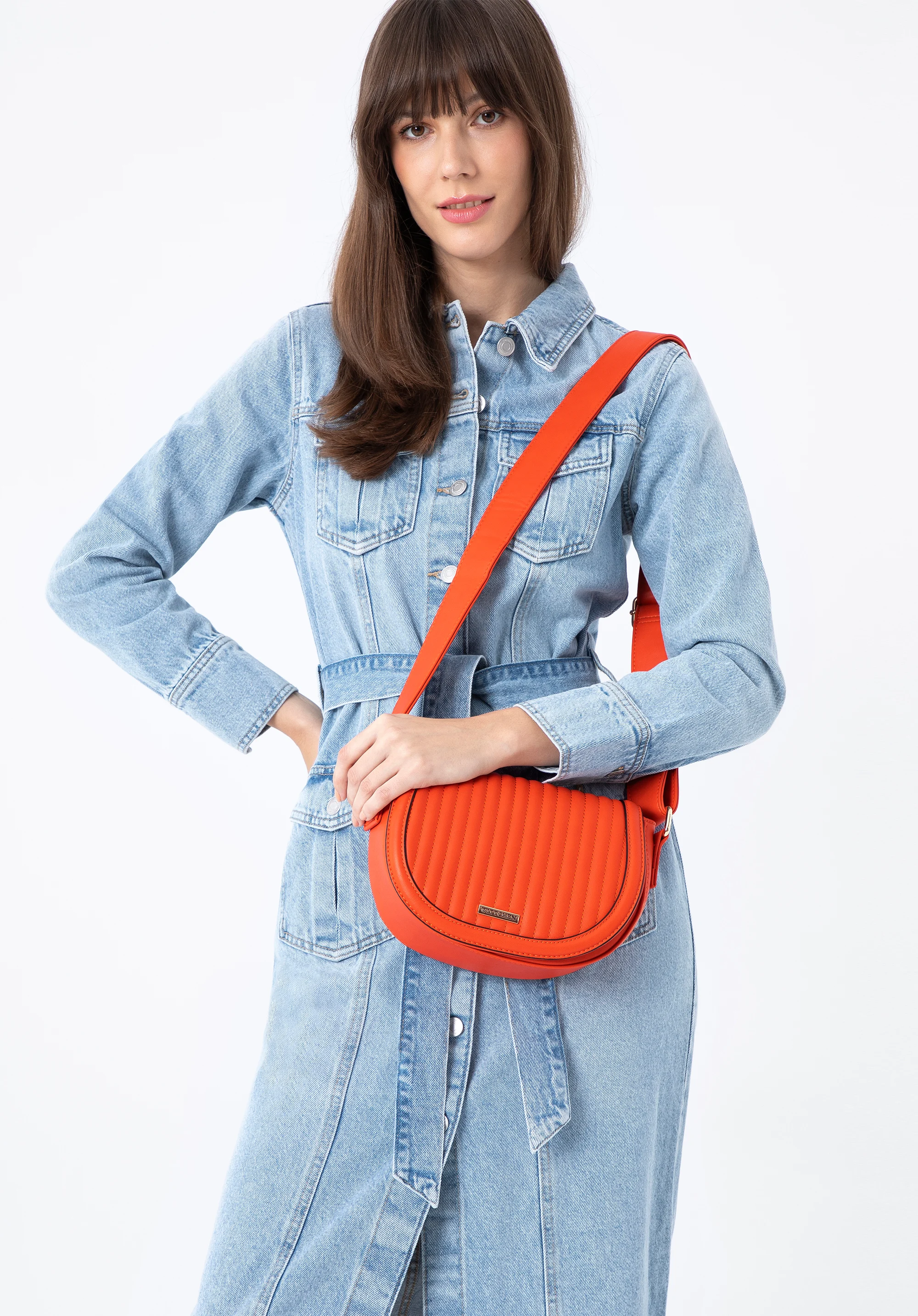 Damska listonoszka saddle bag z pionowym pikowaniem