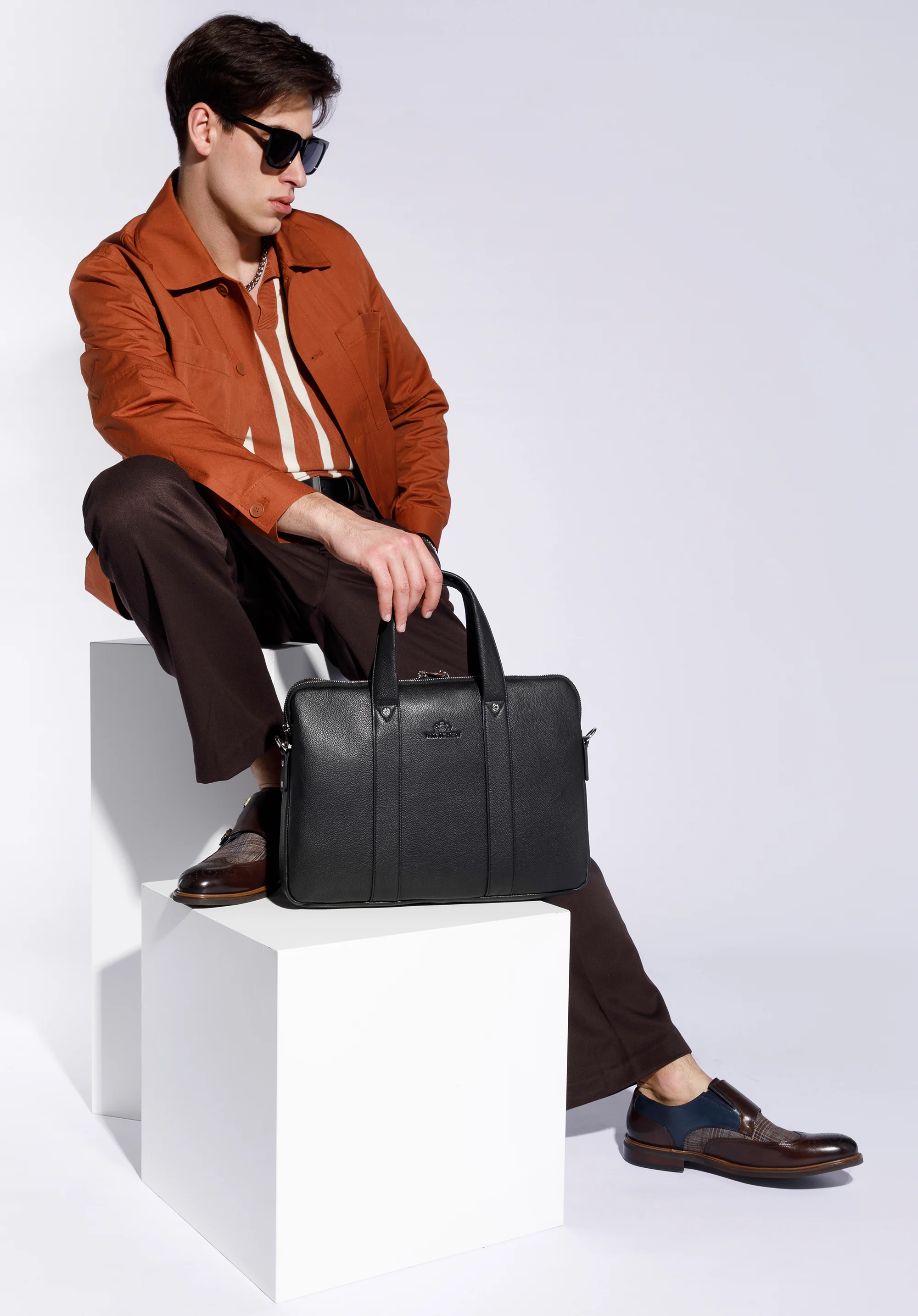 Męska torba na laptopa 15,6” skórzana z pionowymi paskami