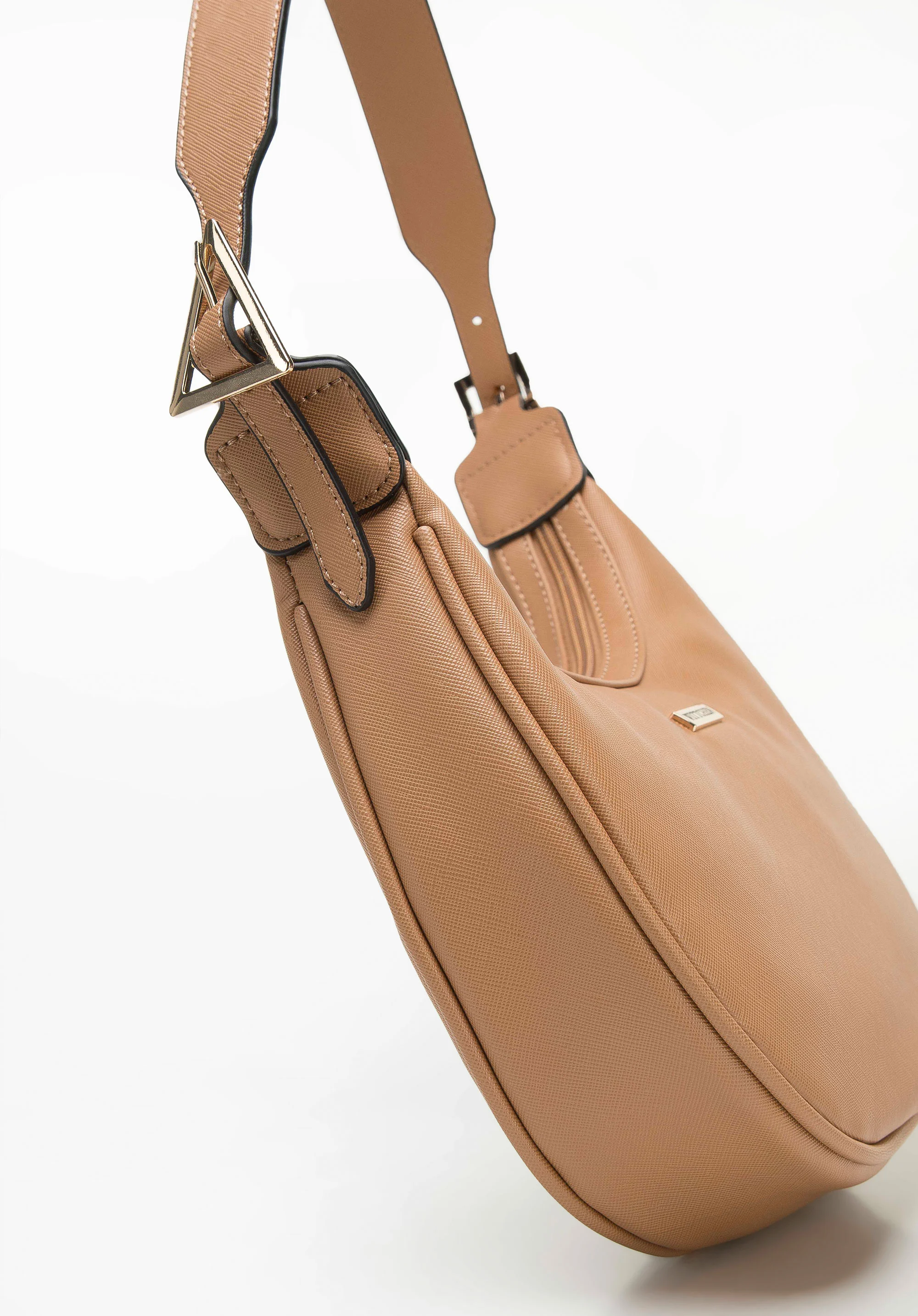 Torebka baguette z geometrycznymi klamrami