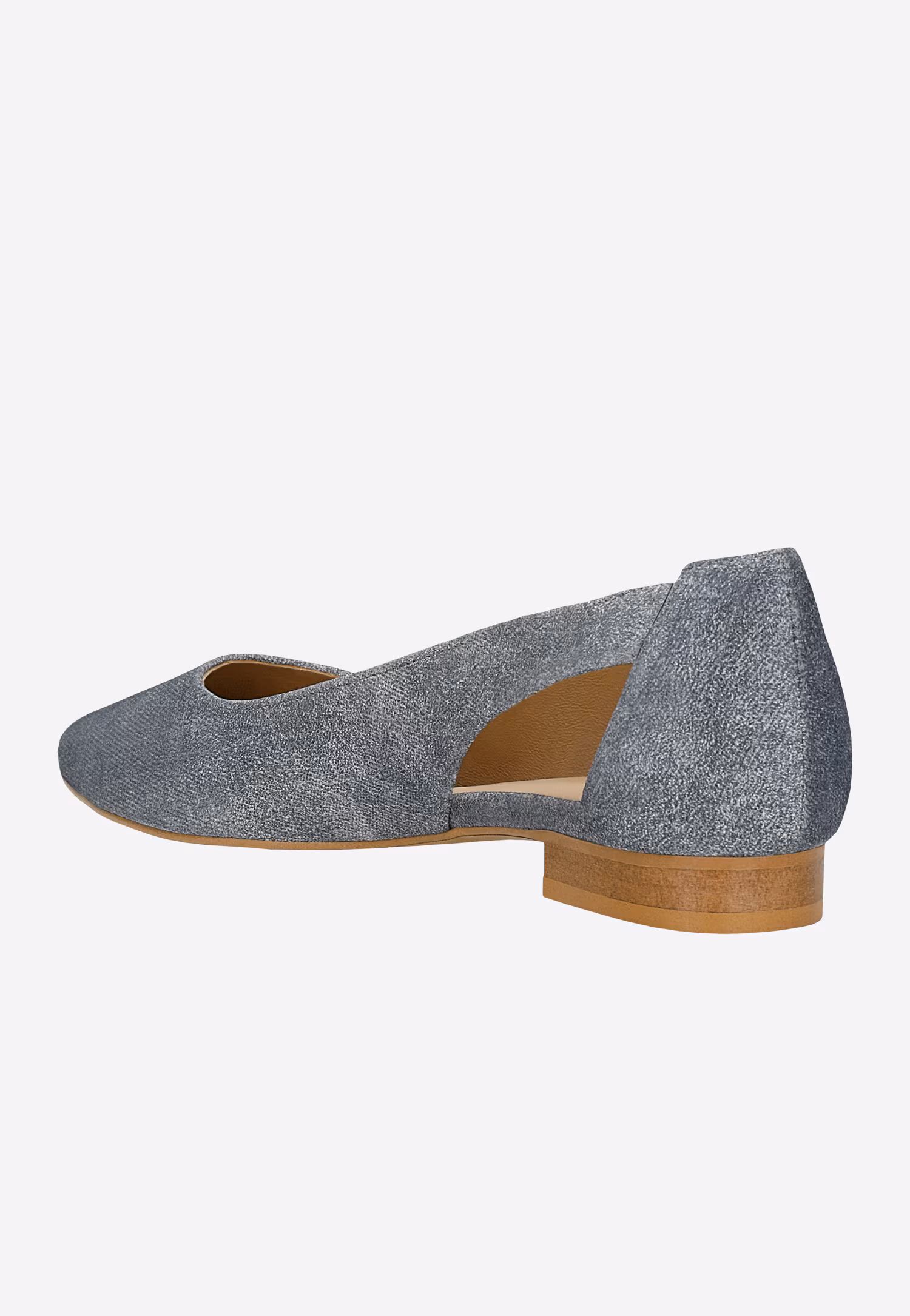 Czarne czółenka damskie z wycięciami i noskiem w szpic