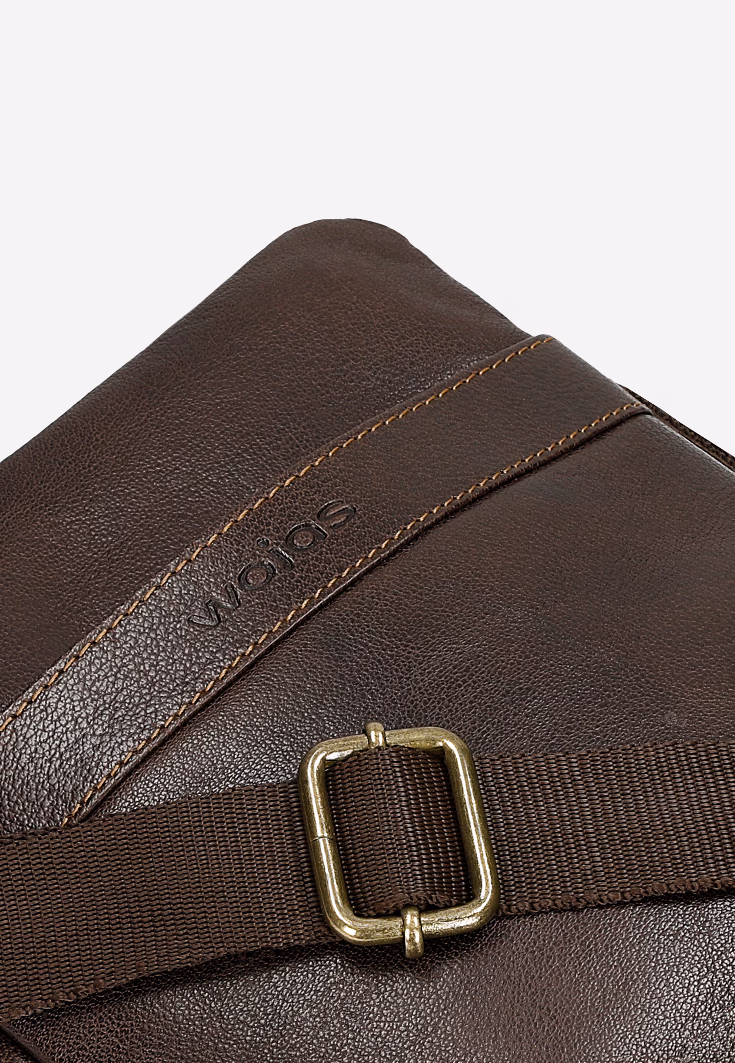 Mała brązowa torba na ramię ze skóry licowej