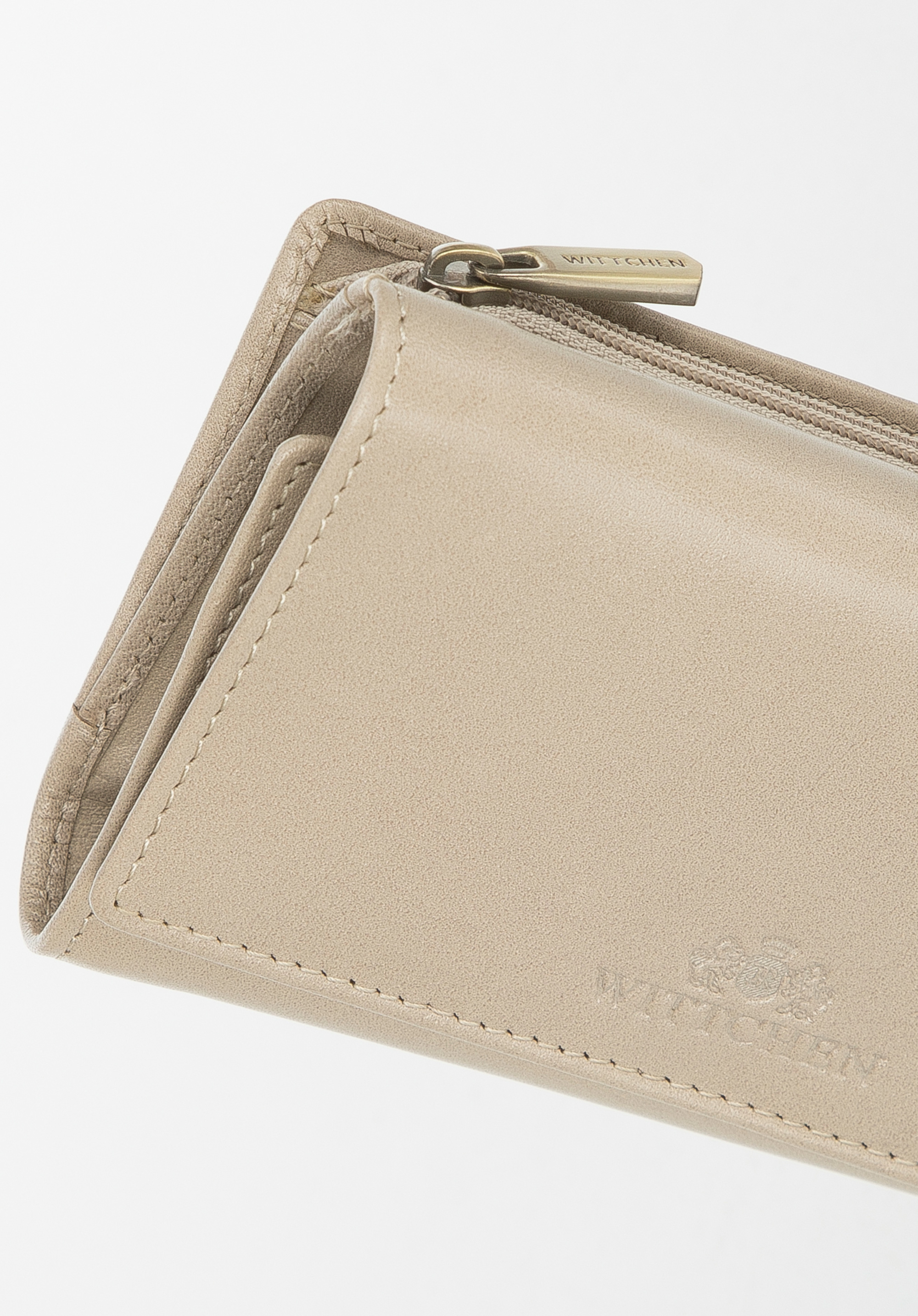 Damski portfel z gładkiej skóry średni