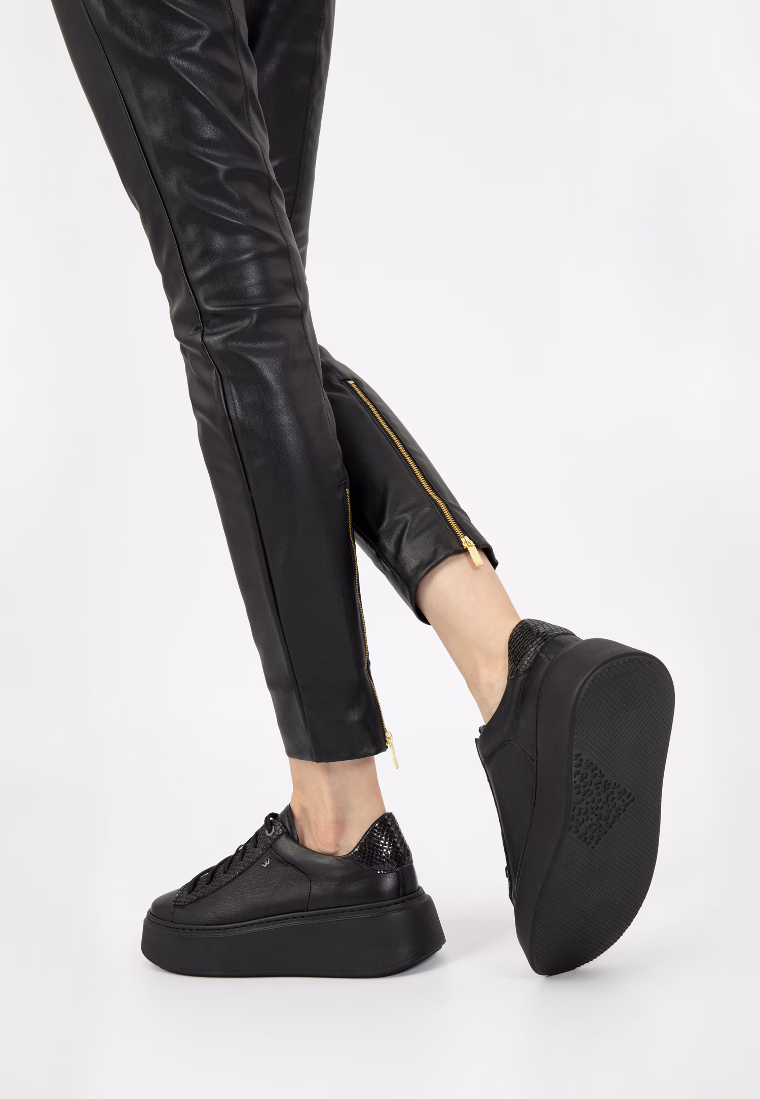 Czarne trampki damskie na wysokiej platformie