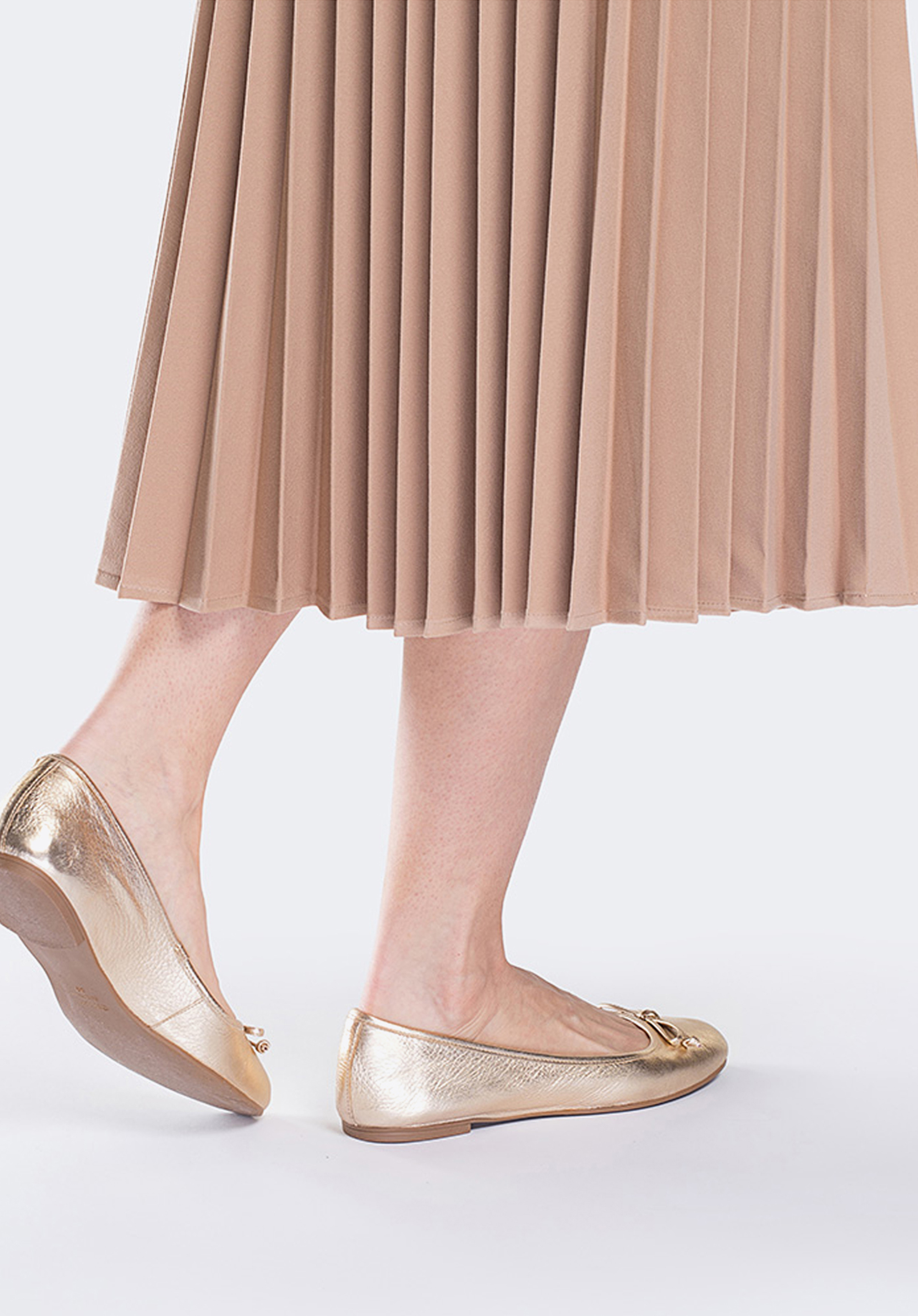 Baleriny skórzane z kokardką