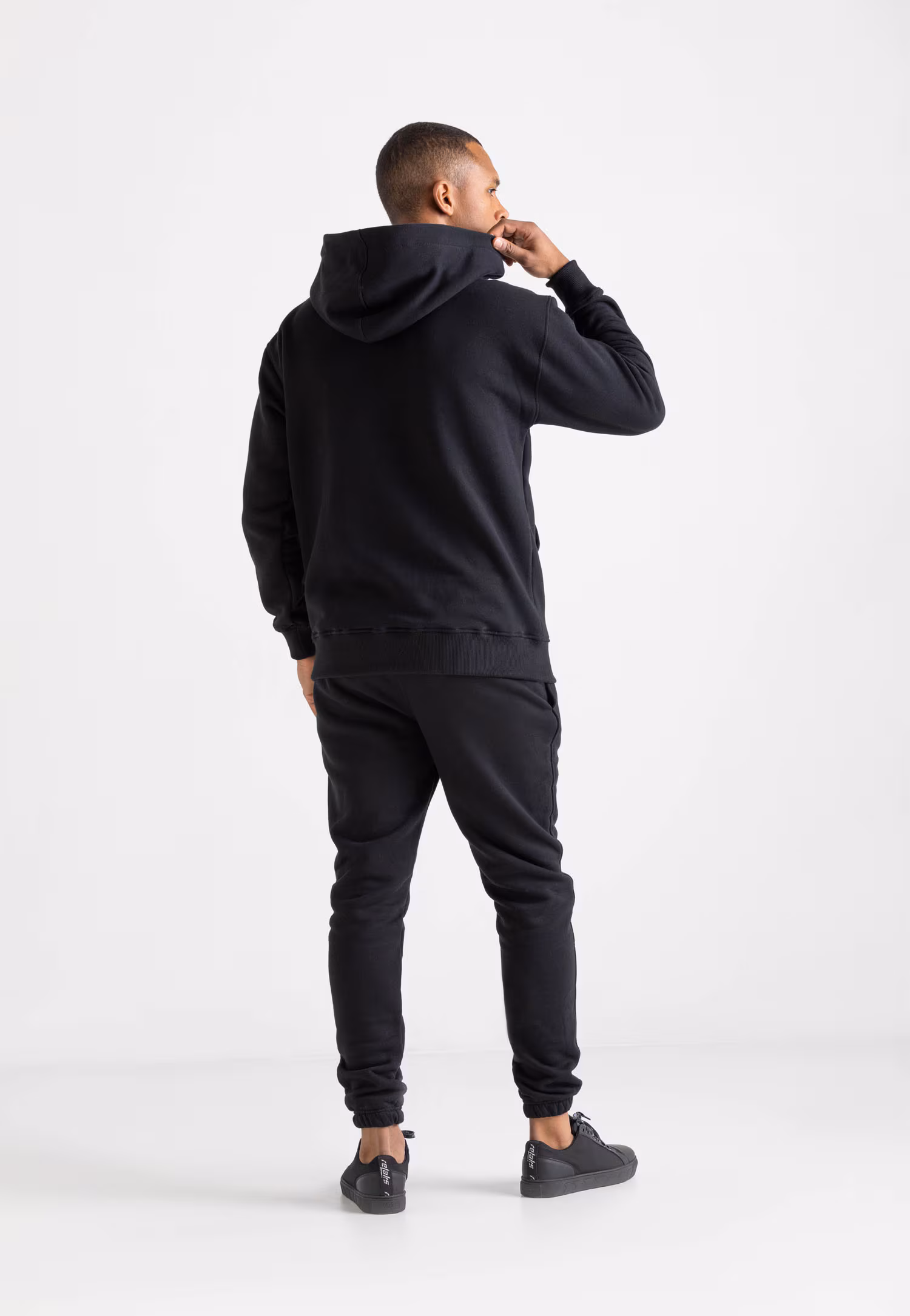 Czarna bluza męska RELAKS z kapturem