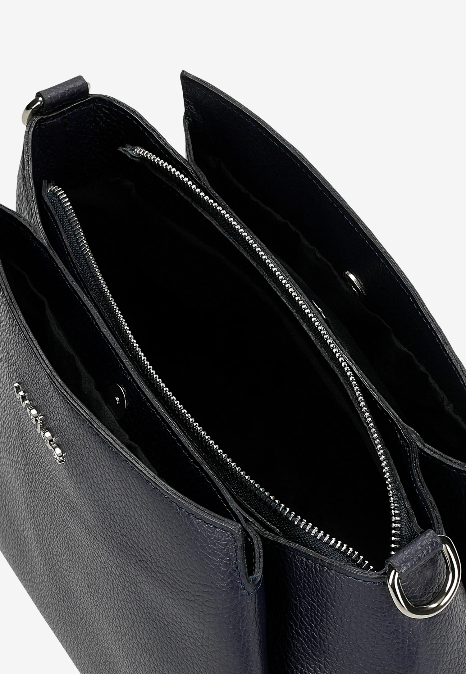 Skórzany jasnobrązowy kuferek damski