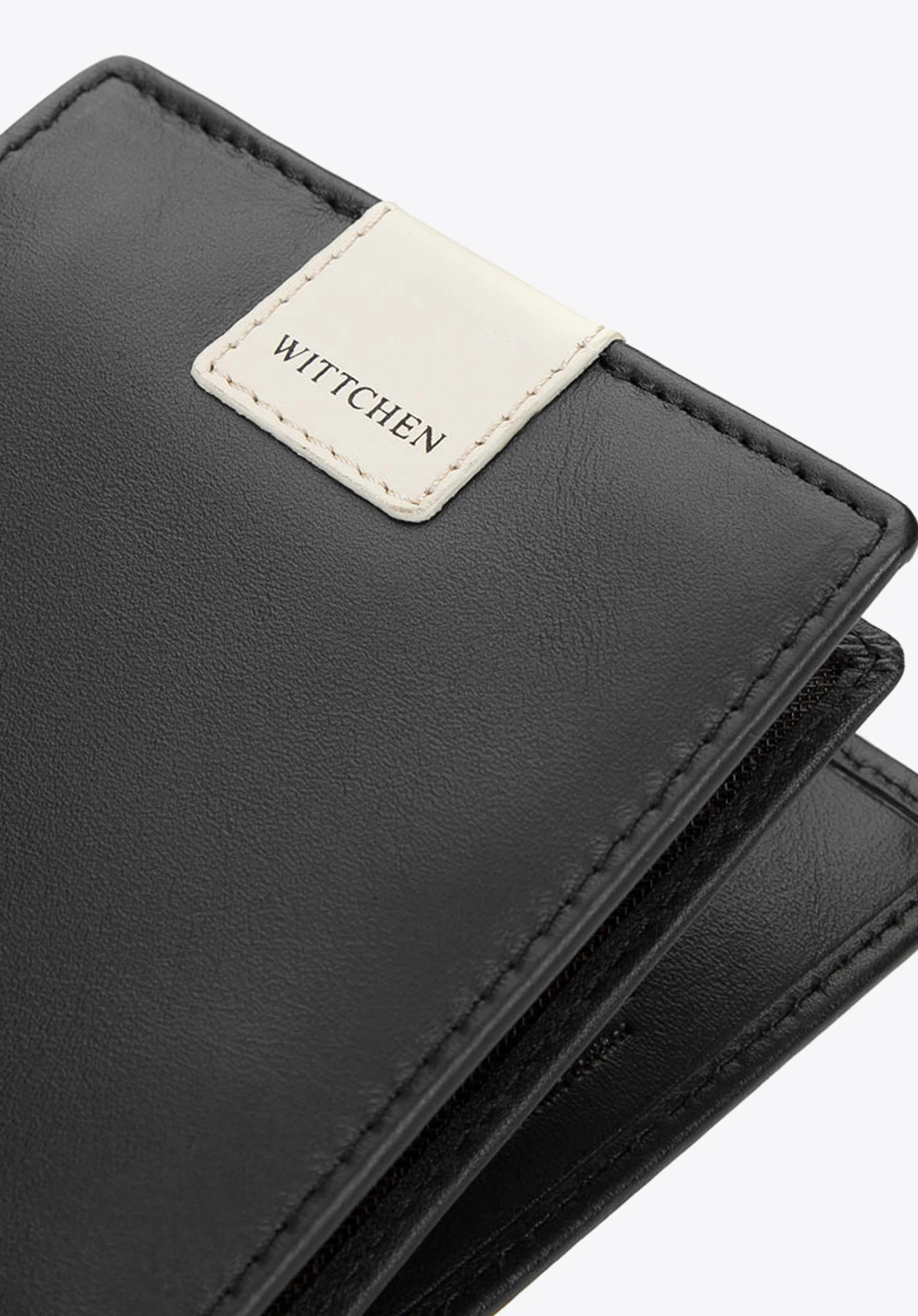 Portfel skórzany z naszywką z logo średni