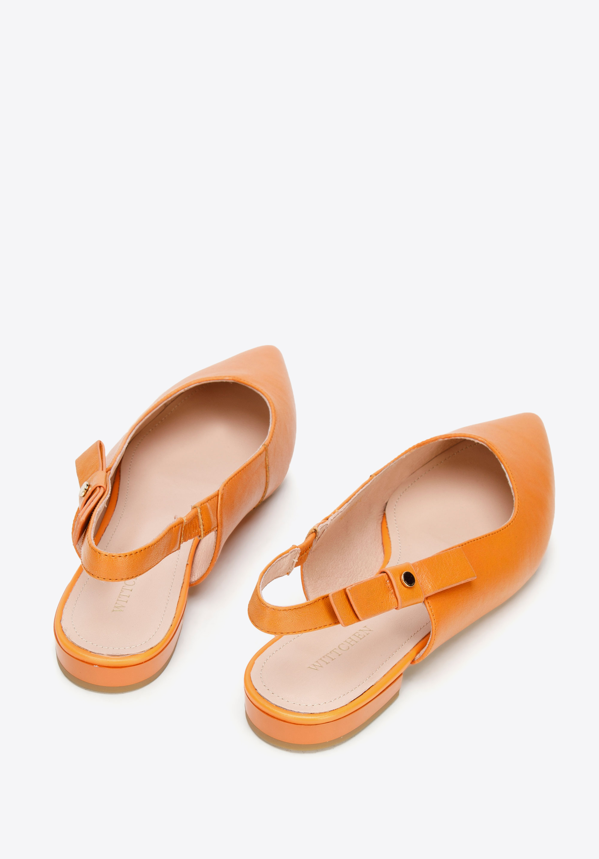 Czółenka skórzane w szpic z odkrytą piętą